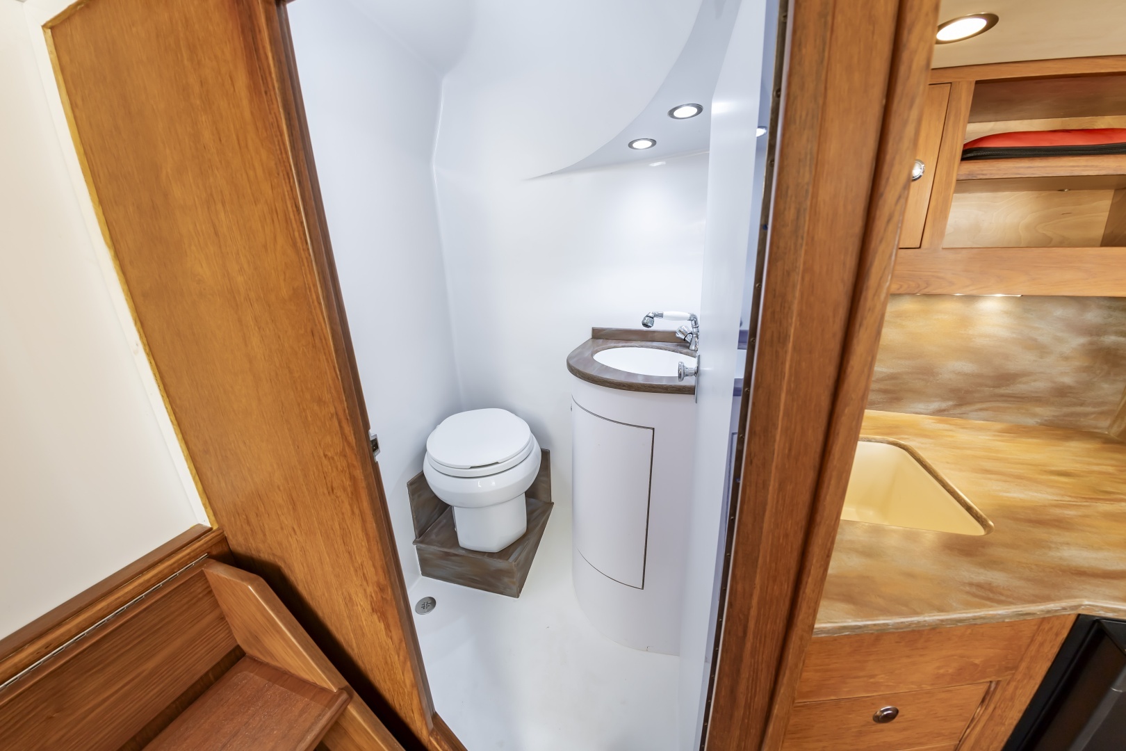 2009 Custom Carolina 36 Express - Image 33