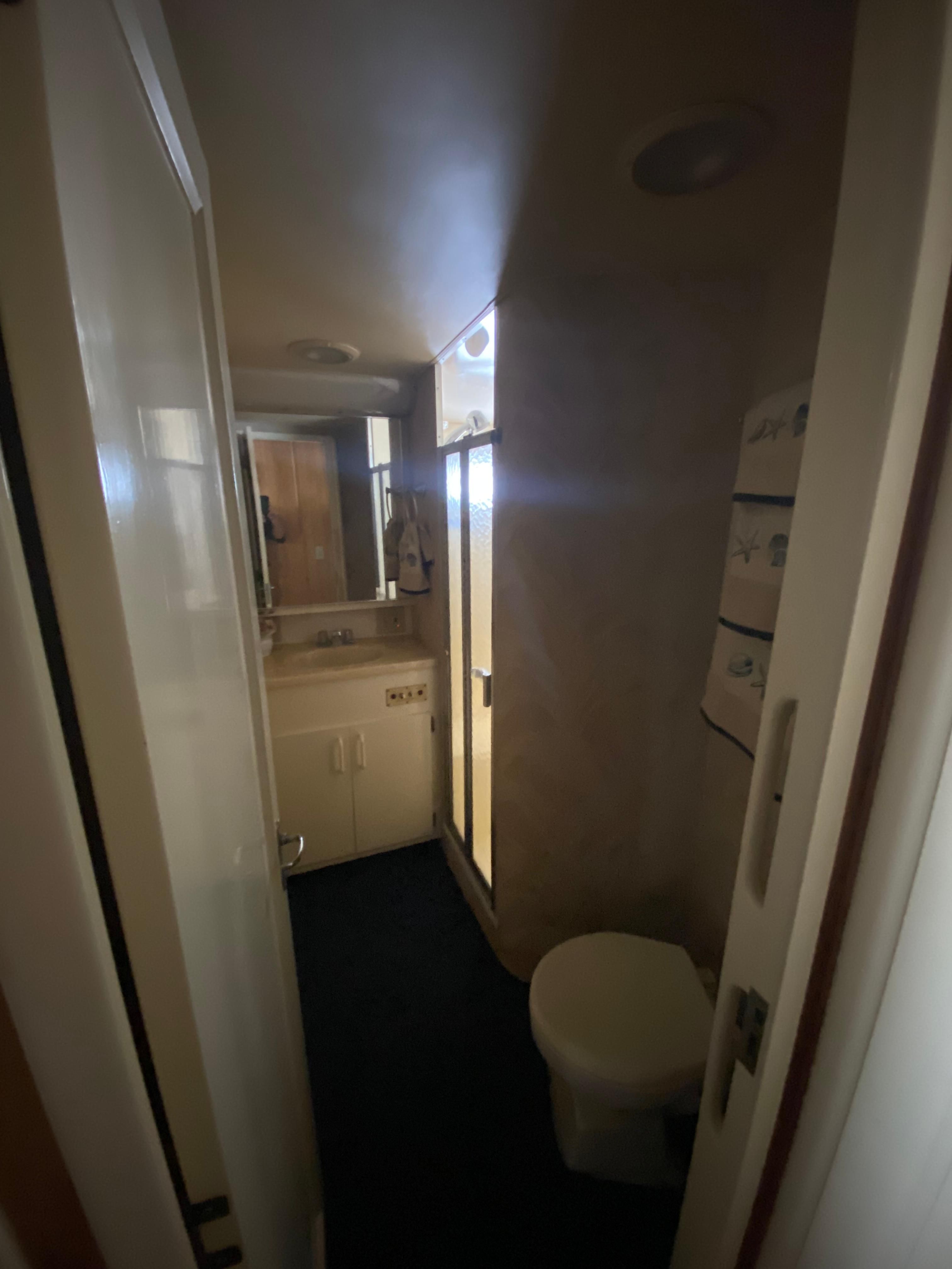 1988 Hatteras 65 Sportfisher - 22