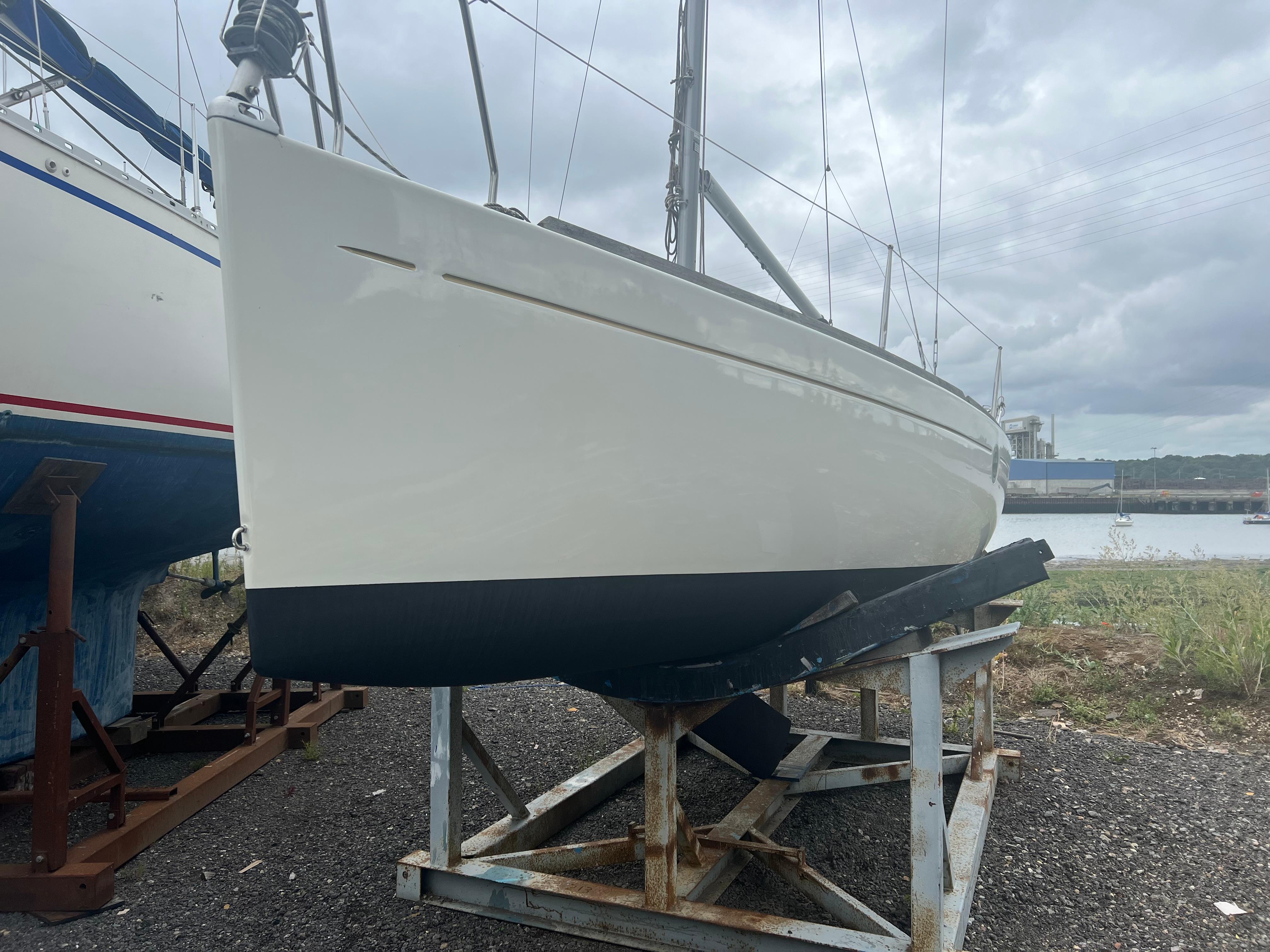 2004 Beneteau First 211