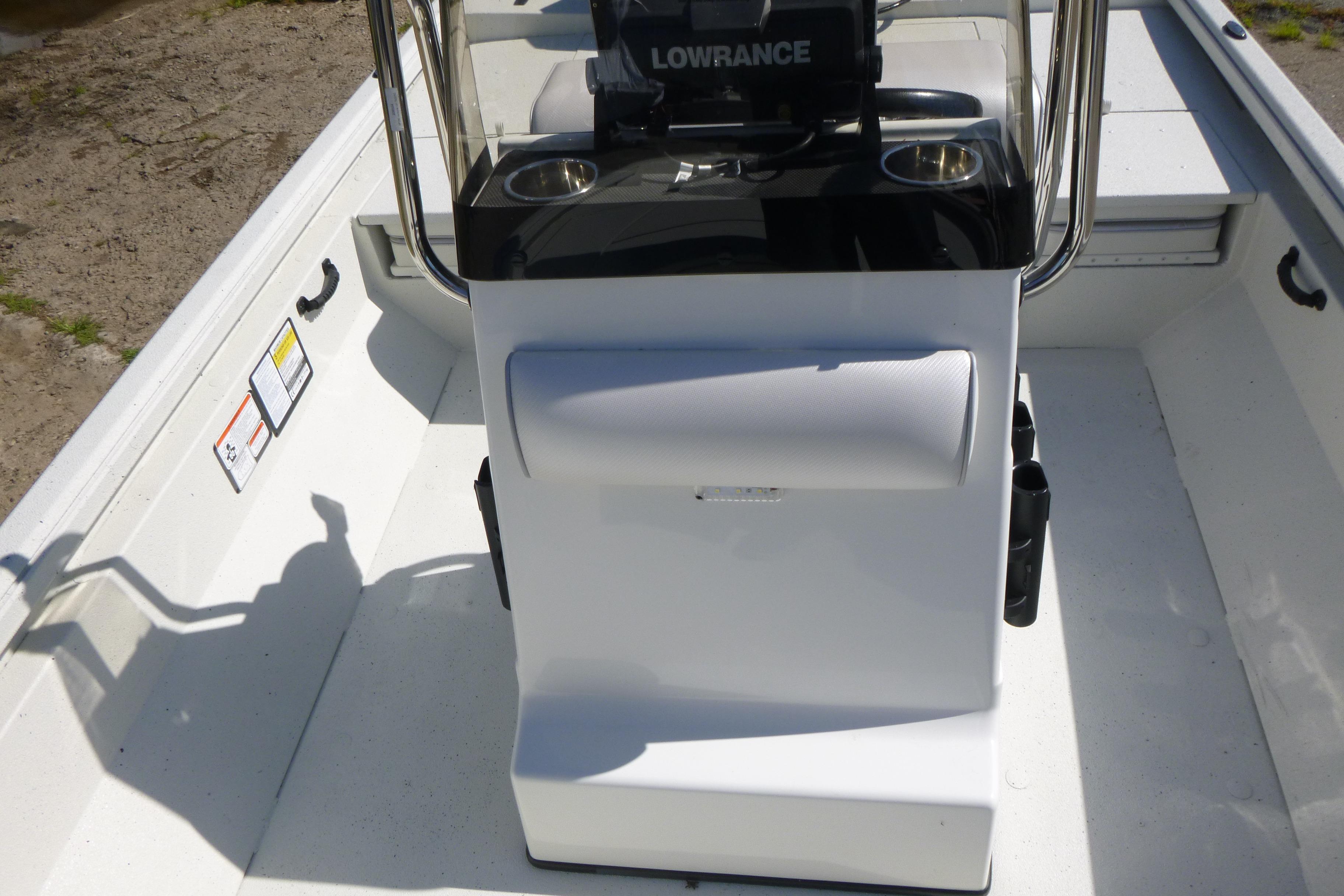 2025 Ranger RB210 boat console with Lowrance electronics and cup holders.
