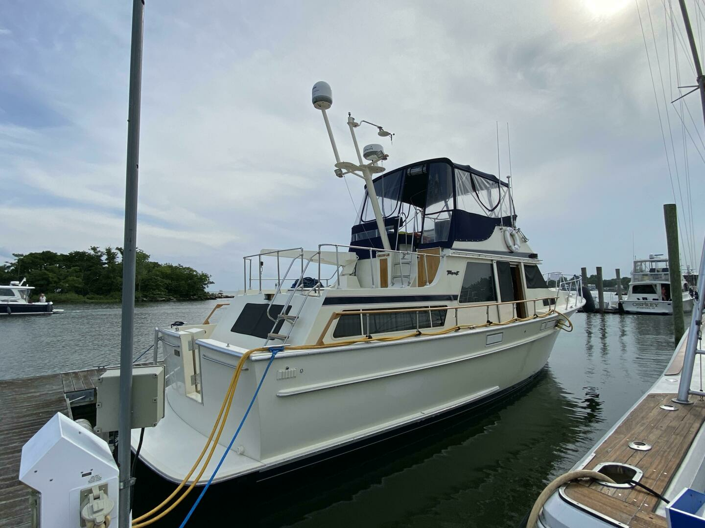1983 Tollycraft Aft Cabin - Image 6