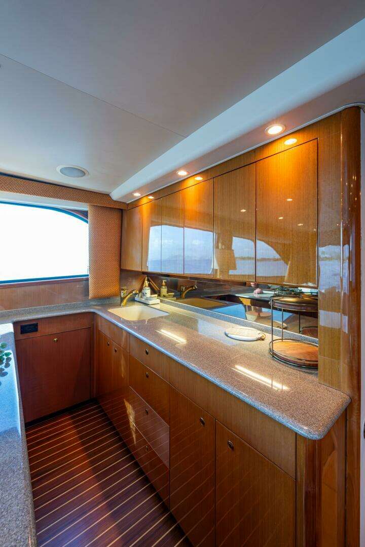 2004 Viking 48 Convertible - Image 13