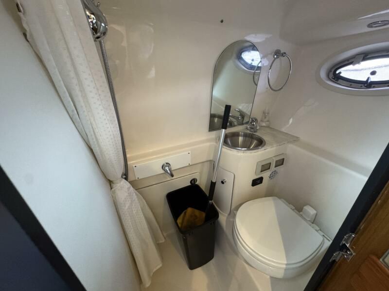 2014 Tiara Yachts 3100 Coronet - 12
