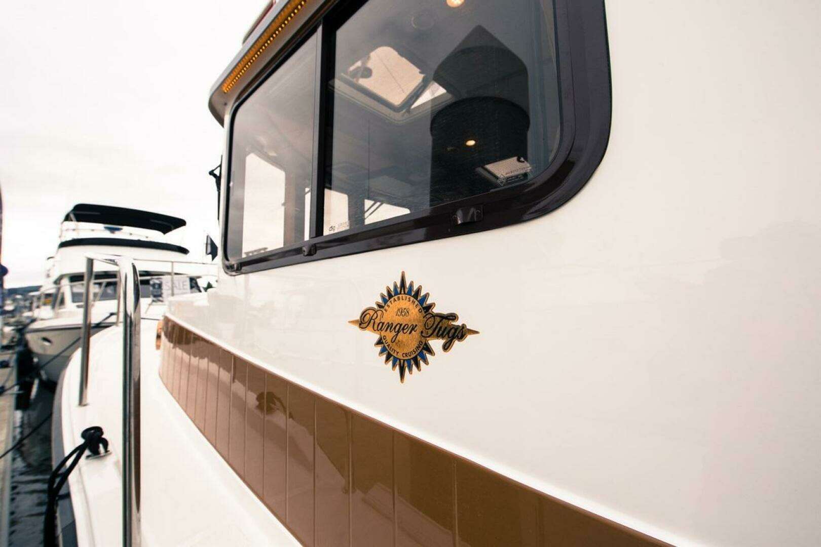 2026 Ranger Tugs R-31 Sedan Luxury Edition - Image 11