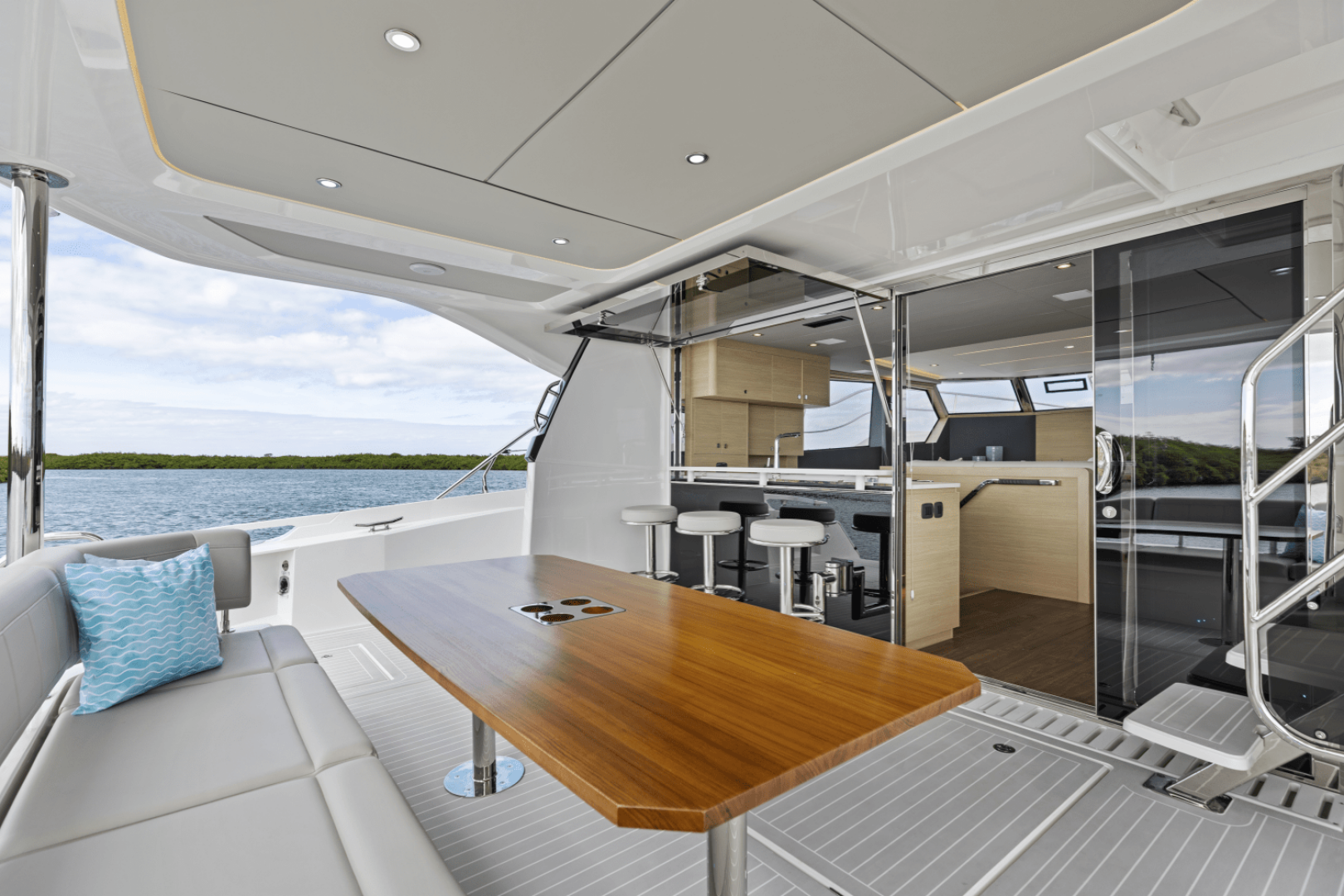 2026 Aquila 50 Yacht - Image 32