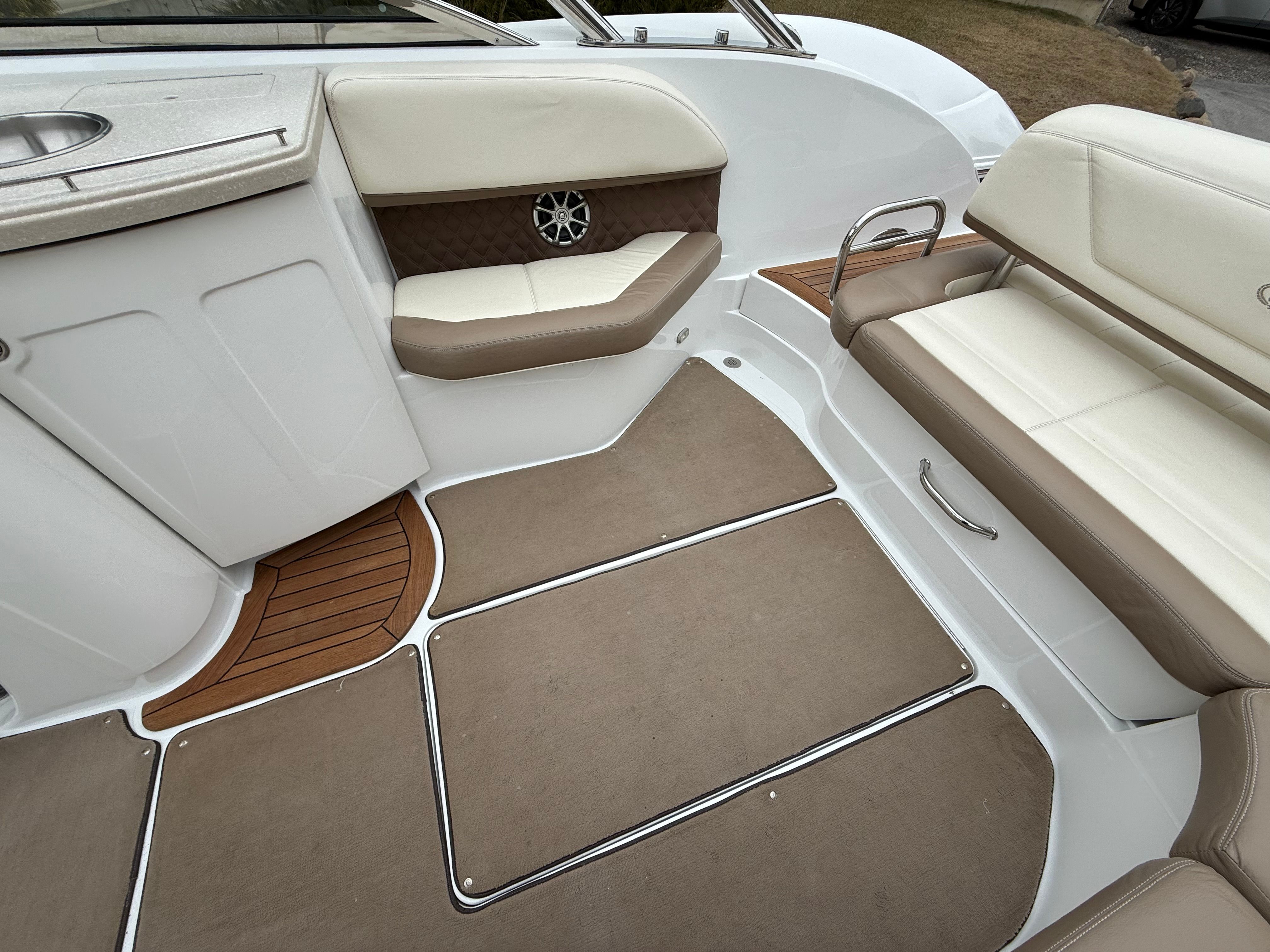 2011 Cobalt 302 - 33