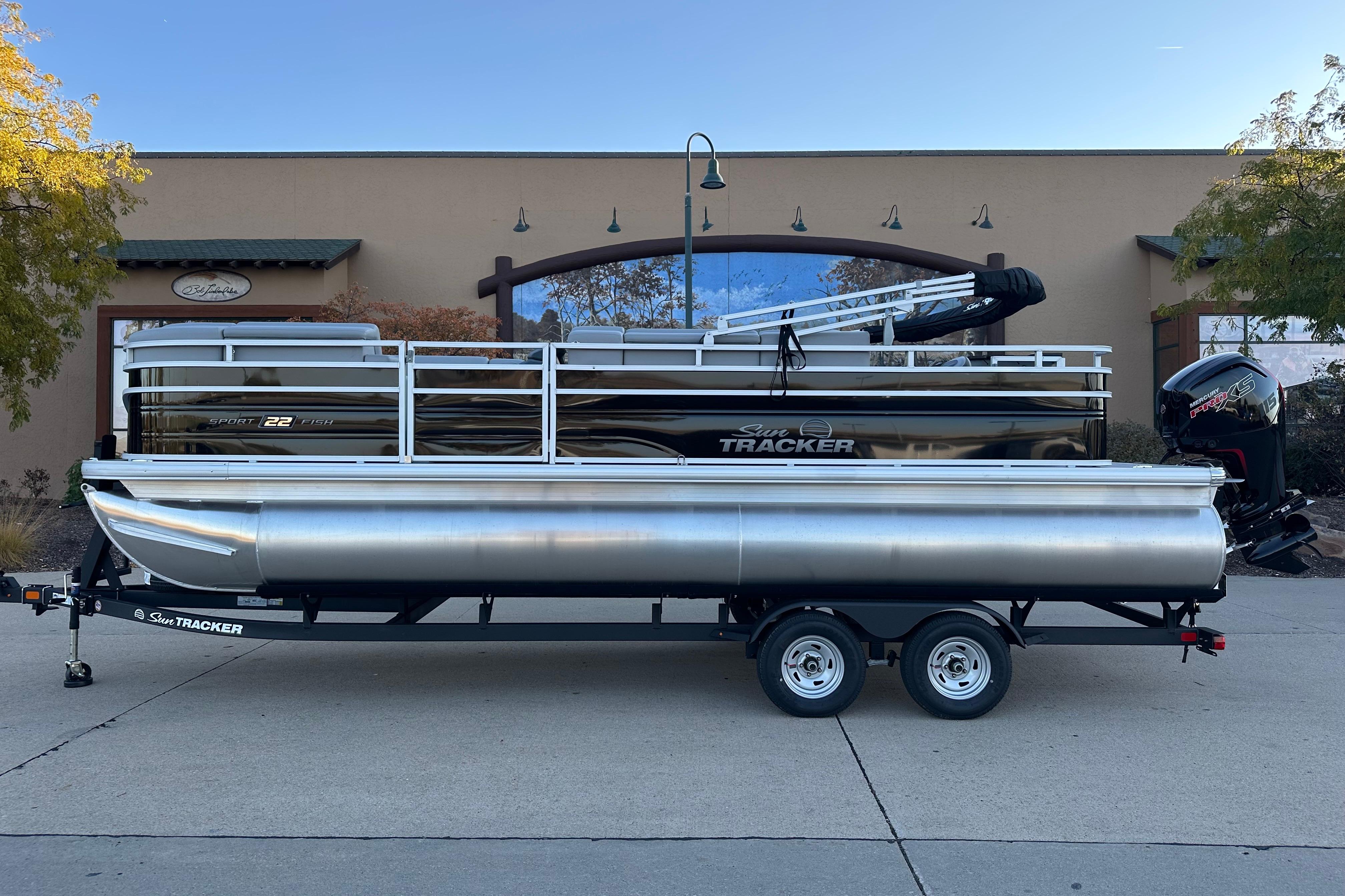 2026 Sun Tracker SportFish 22 DLX