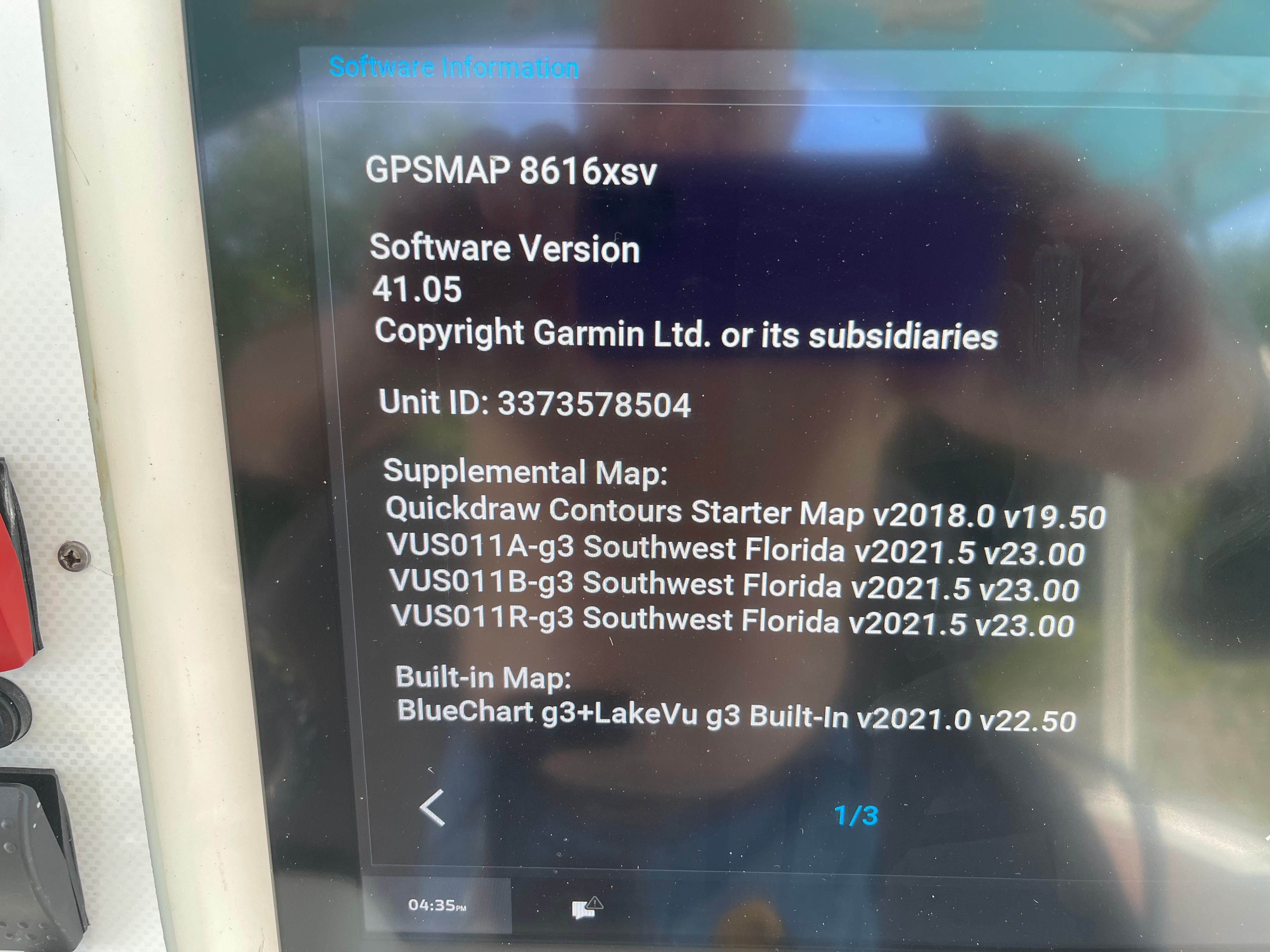 A GPSMAP 8616xsv screen displays software and map information.