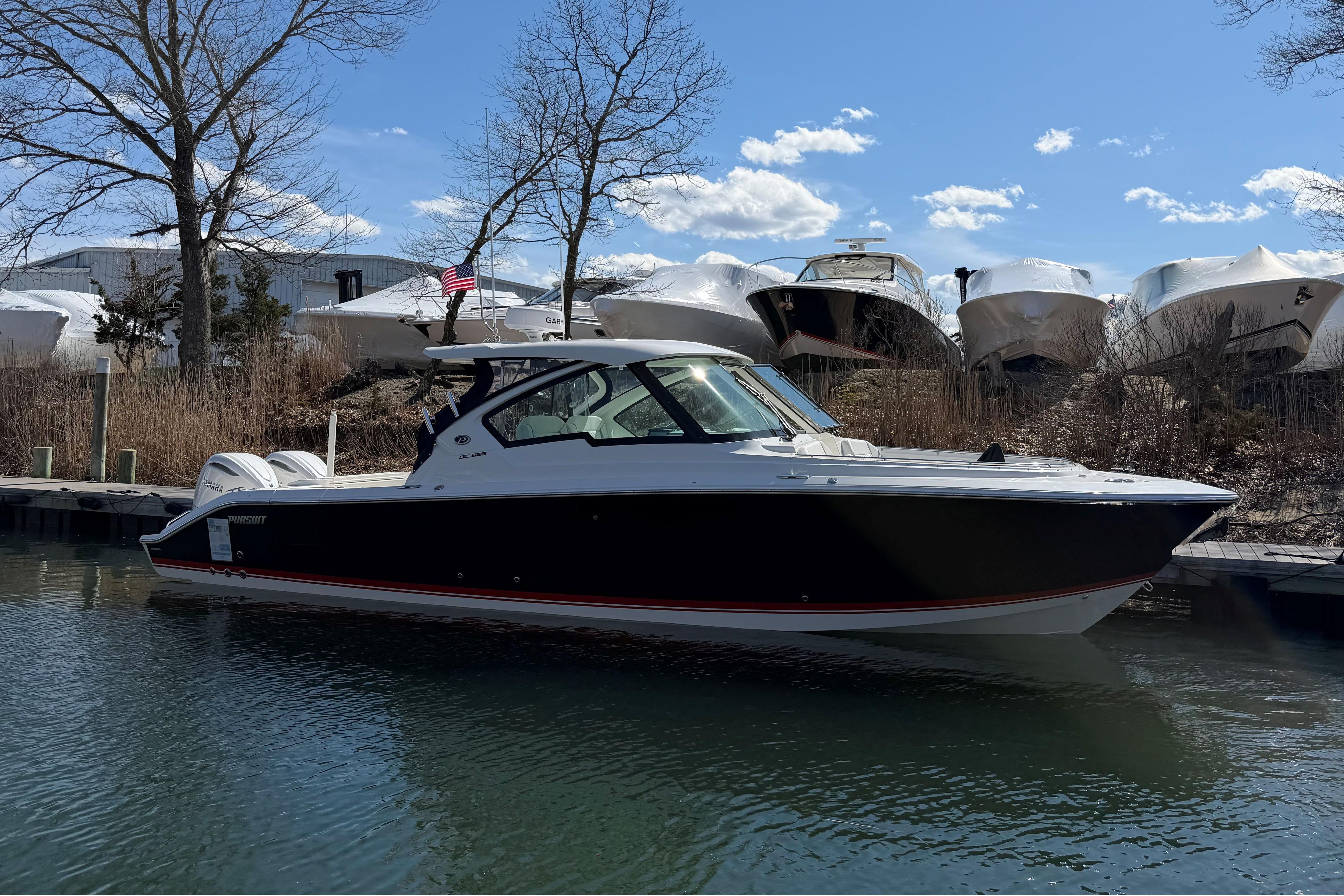 2026 Pursuit DC 326 Dual Console
