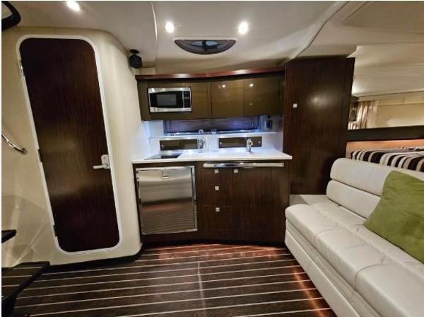2015 Monterey 355 Sport Yacht - 9