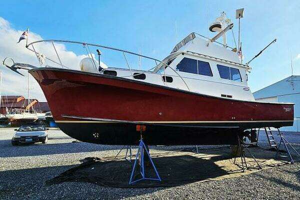 2010 Eastern Casco Bay 35 Flybridge