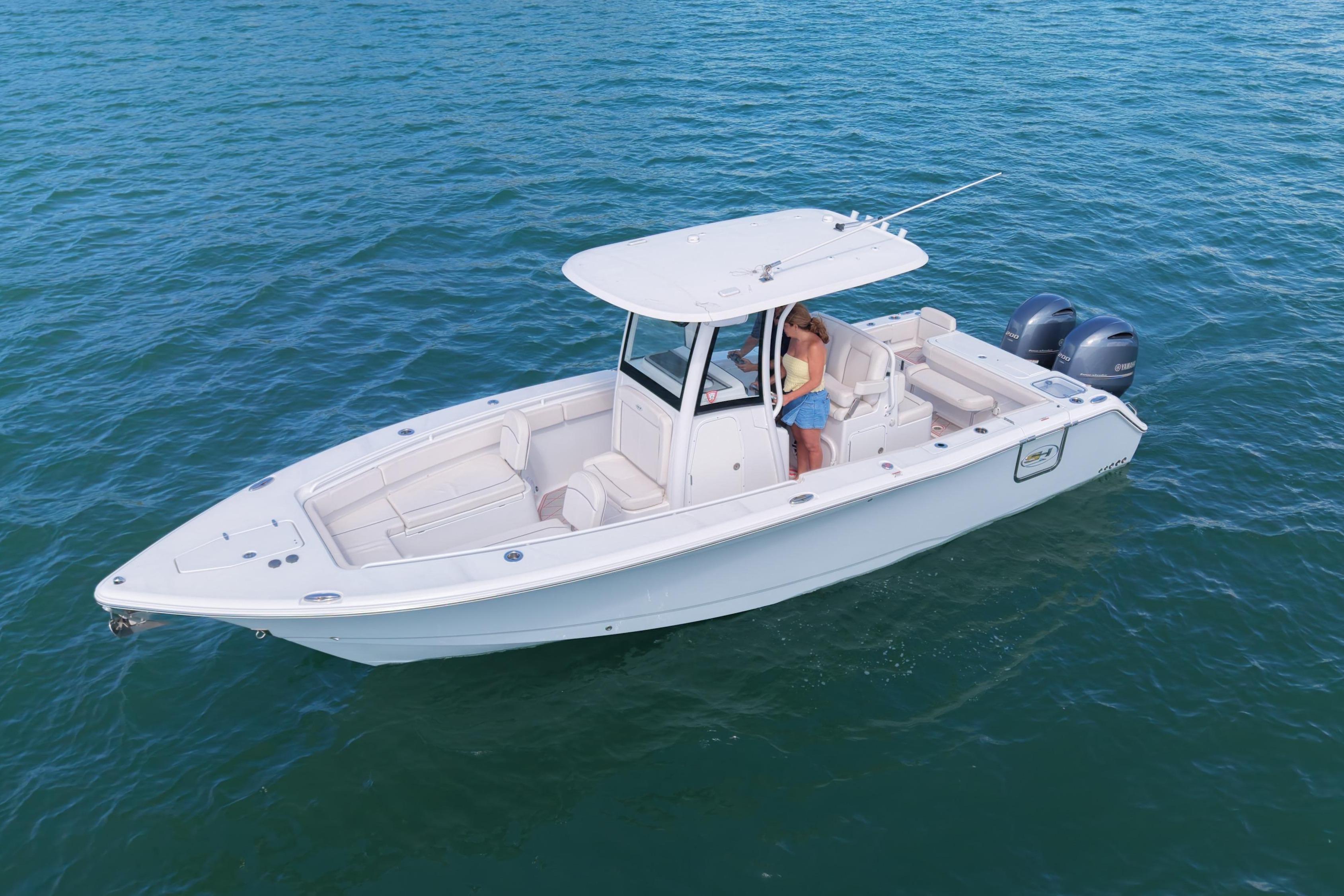 2023 Sea Hunt Gamefish 27 Forward Seating