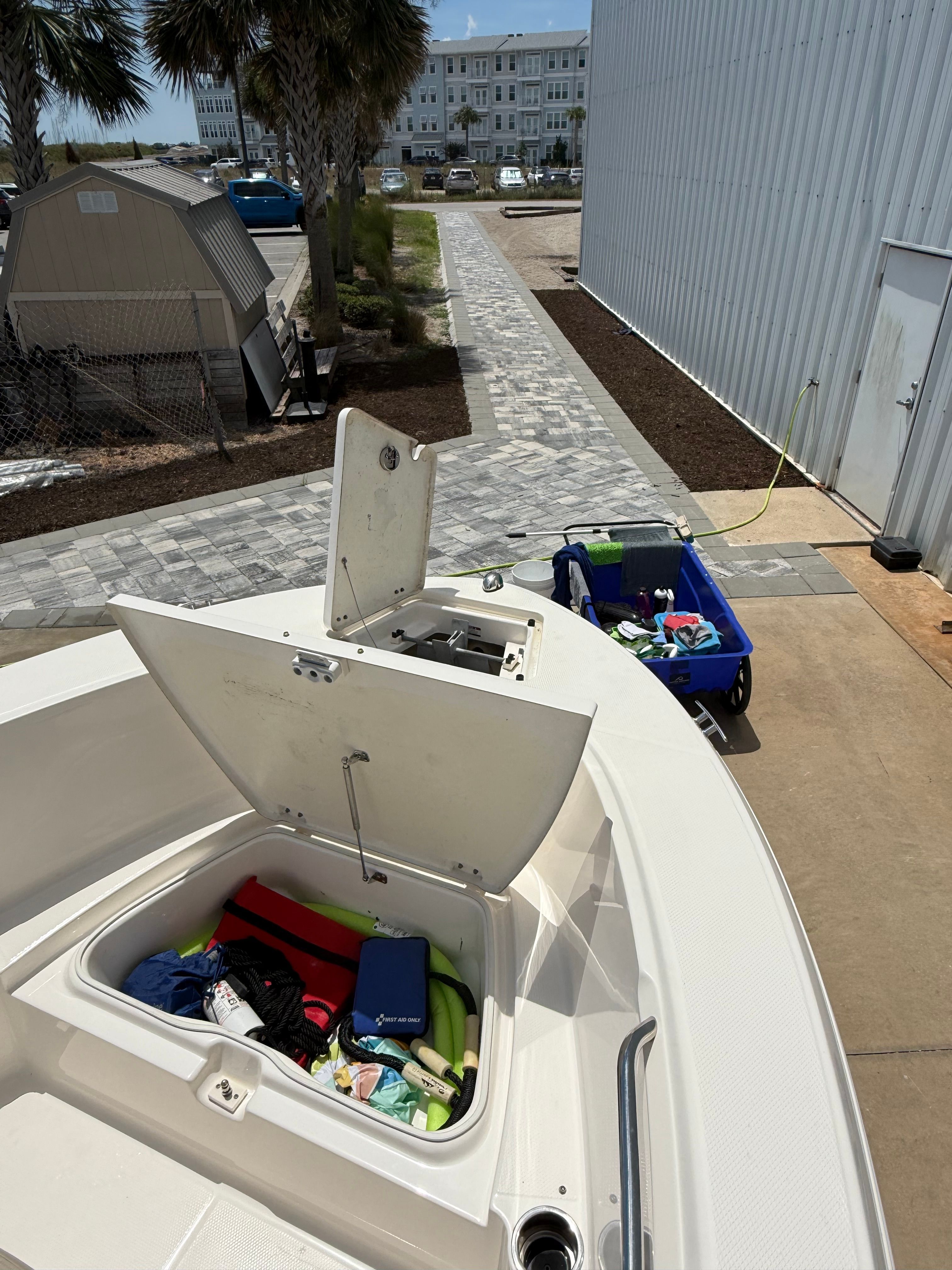2017 Robalo R180 Center Console - 12