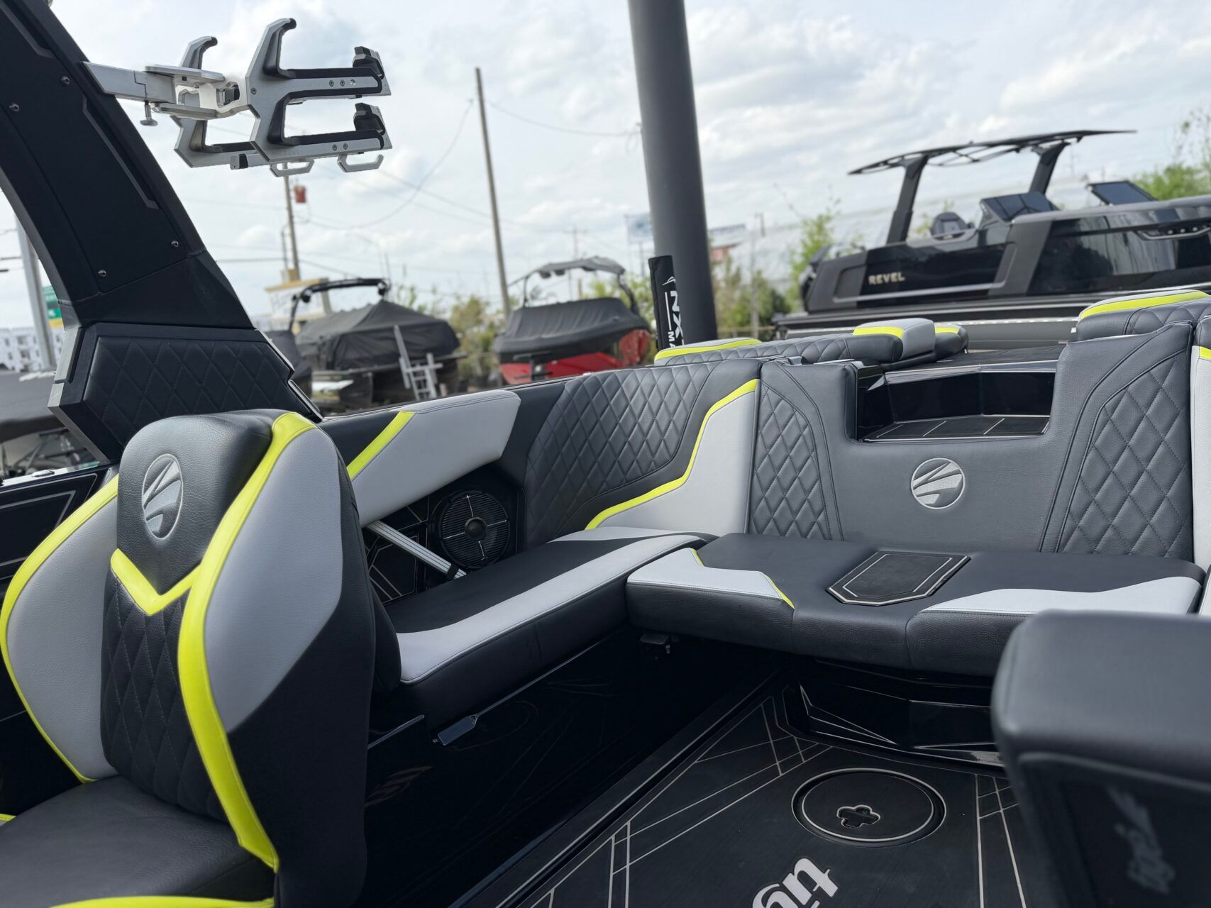2022 Tigé 22RZX - 18