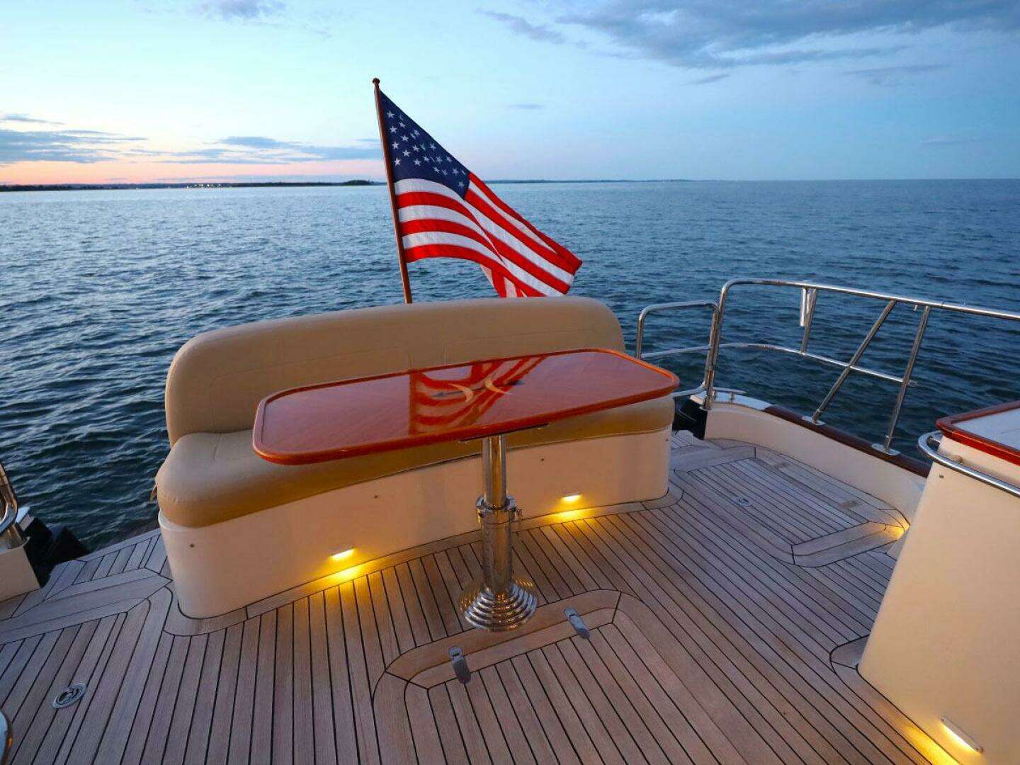2014 Hunt Yachts — - Image 11