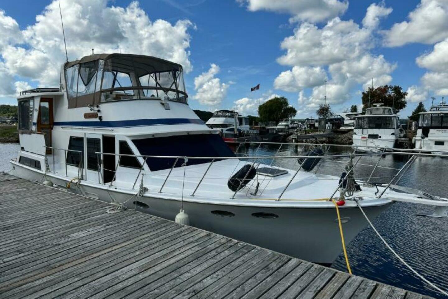 1987 Marine Trader 47 Tradewinds Cockpit Motor Yacht