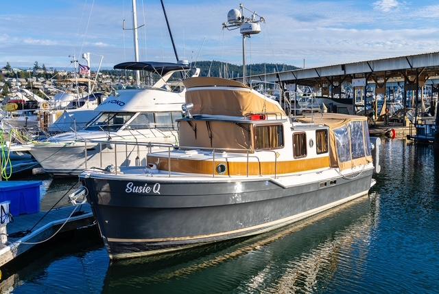 2015 Ranger Tugs R-31 CB