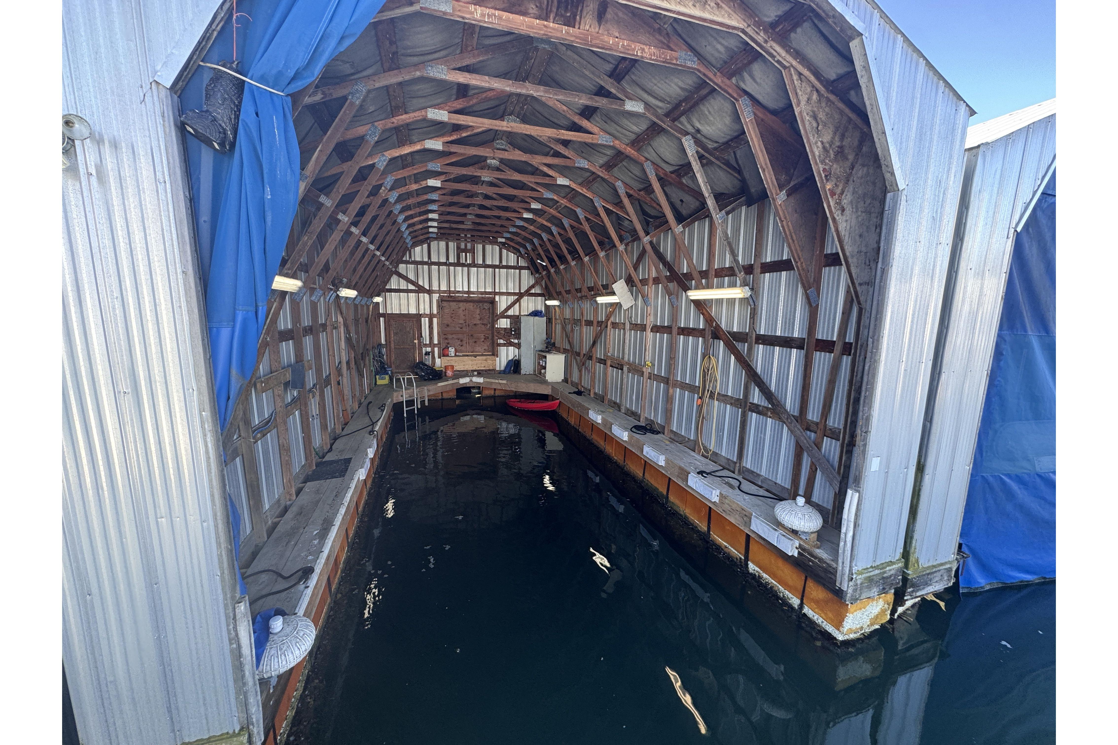 1985 Custom Boathouse 40
