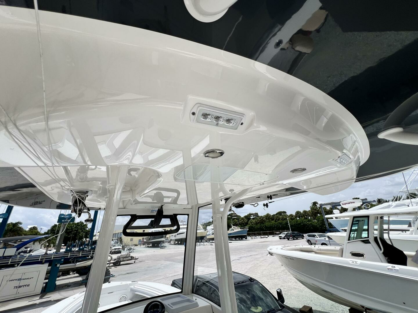 2020 Regulator 23 FS - Image 16