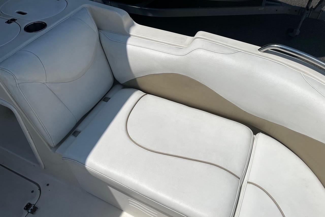 White leather seating on a 2008 Hurricane FD202 boat.