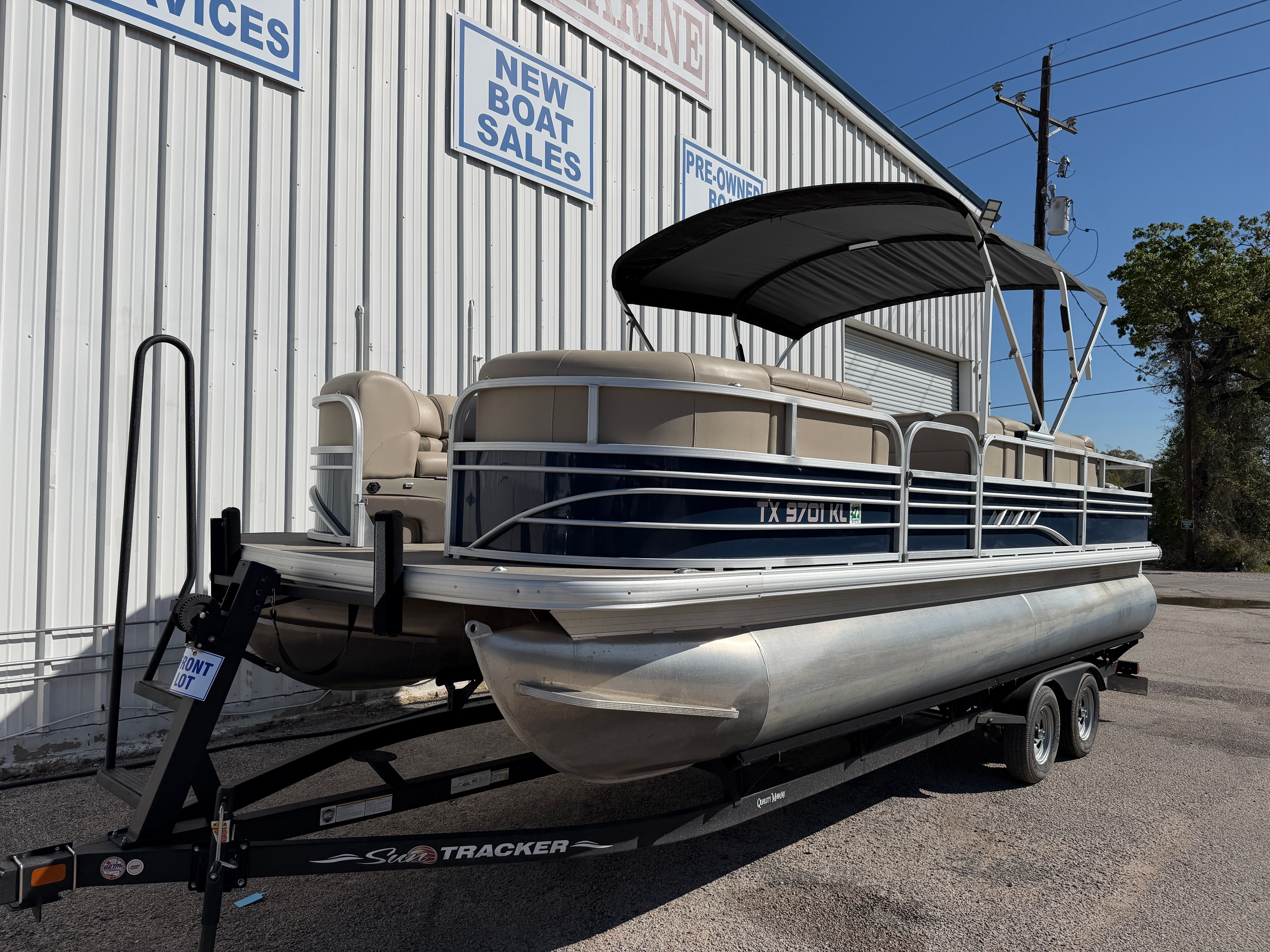 2022 SUN TRACKER SPORTFISH 22 DLX - Image 2