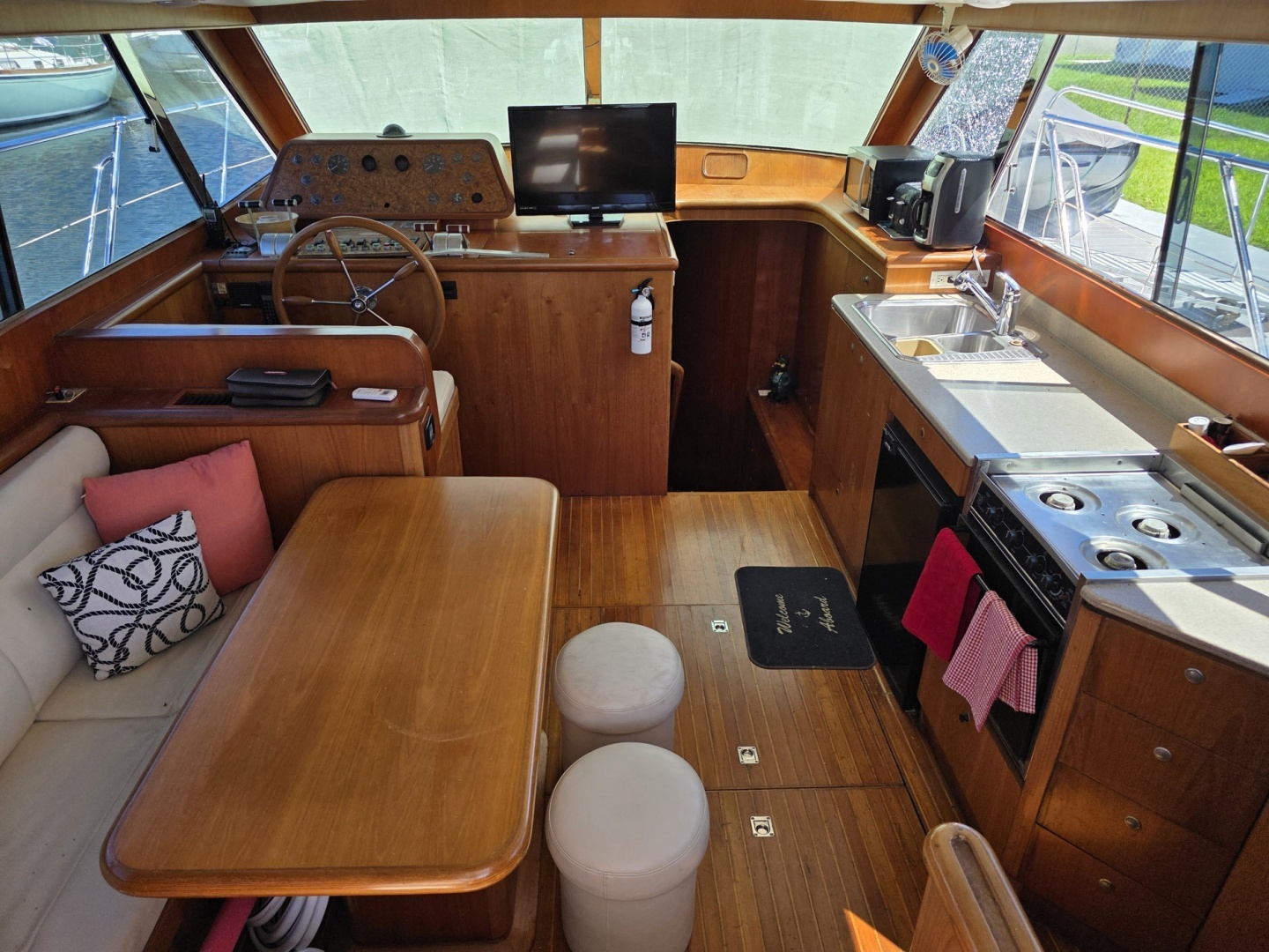 2001 Horizon Sundeck - Image 8