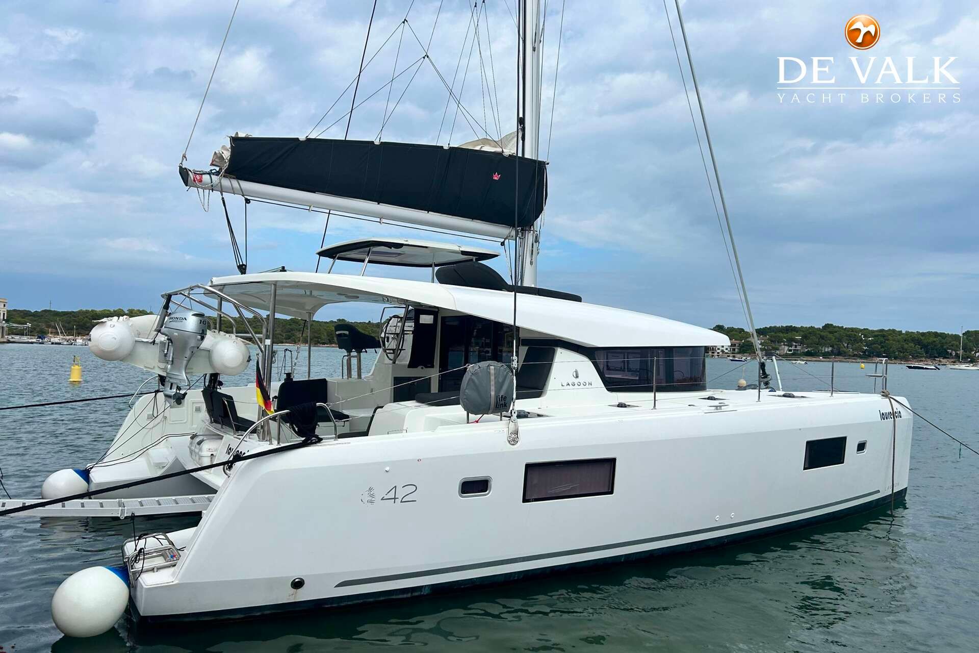 2023 Lagoon 42