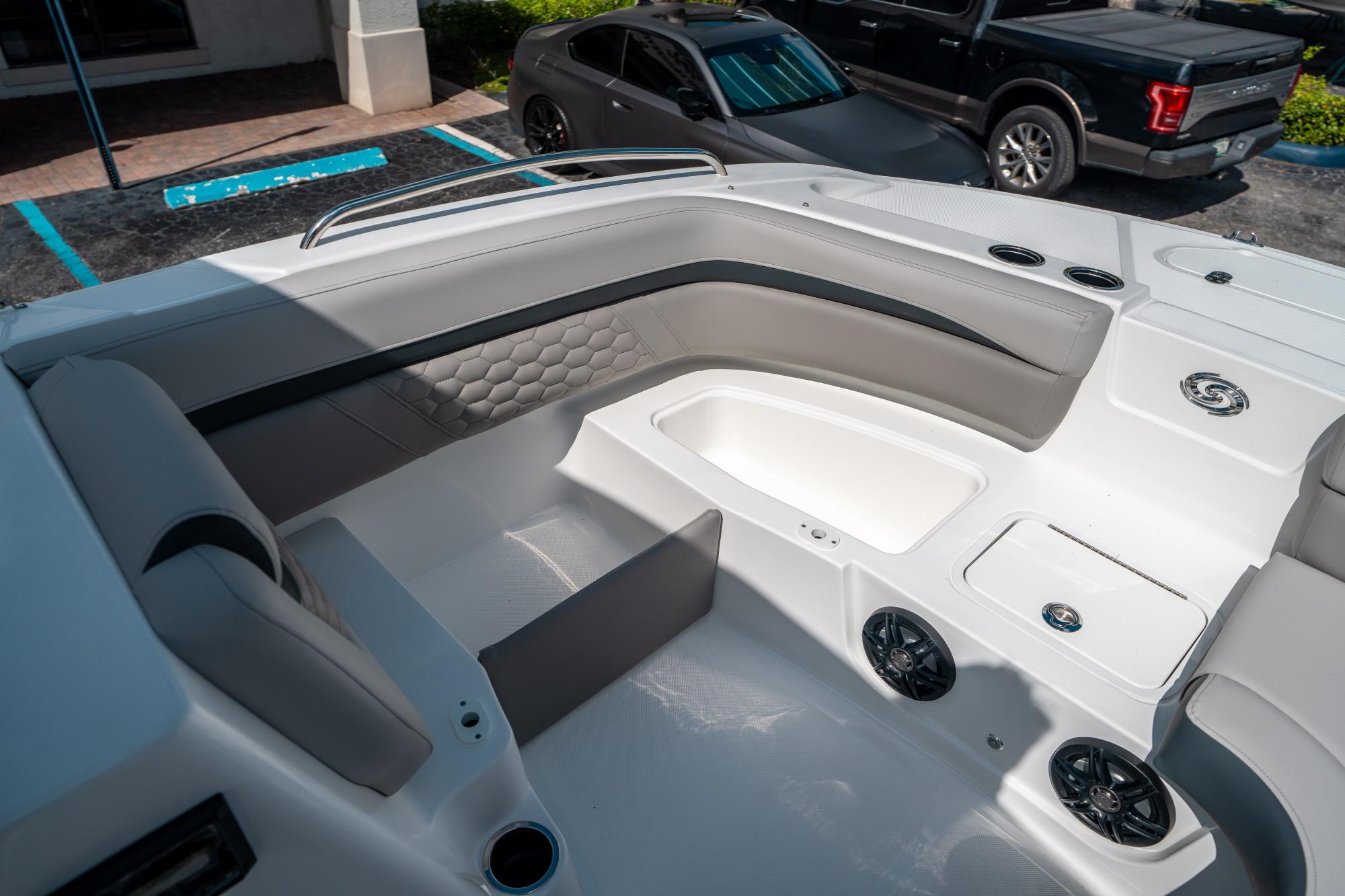 2025 Hurricane SunDeck Sport 192 RL OB - 27