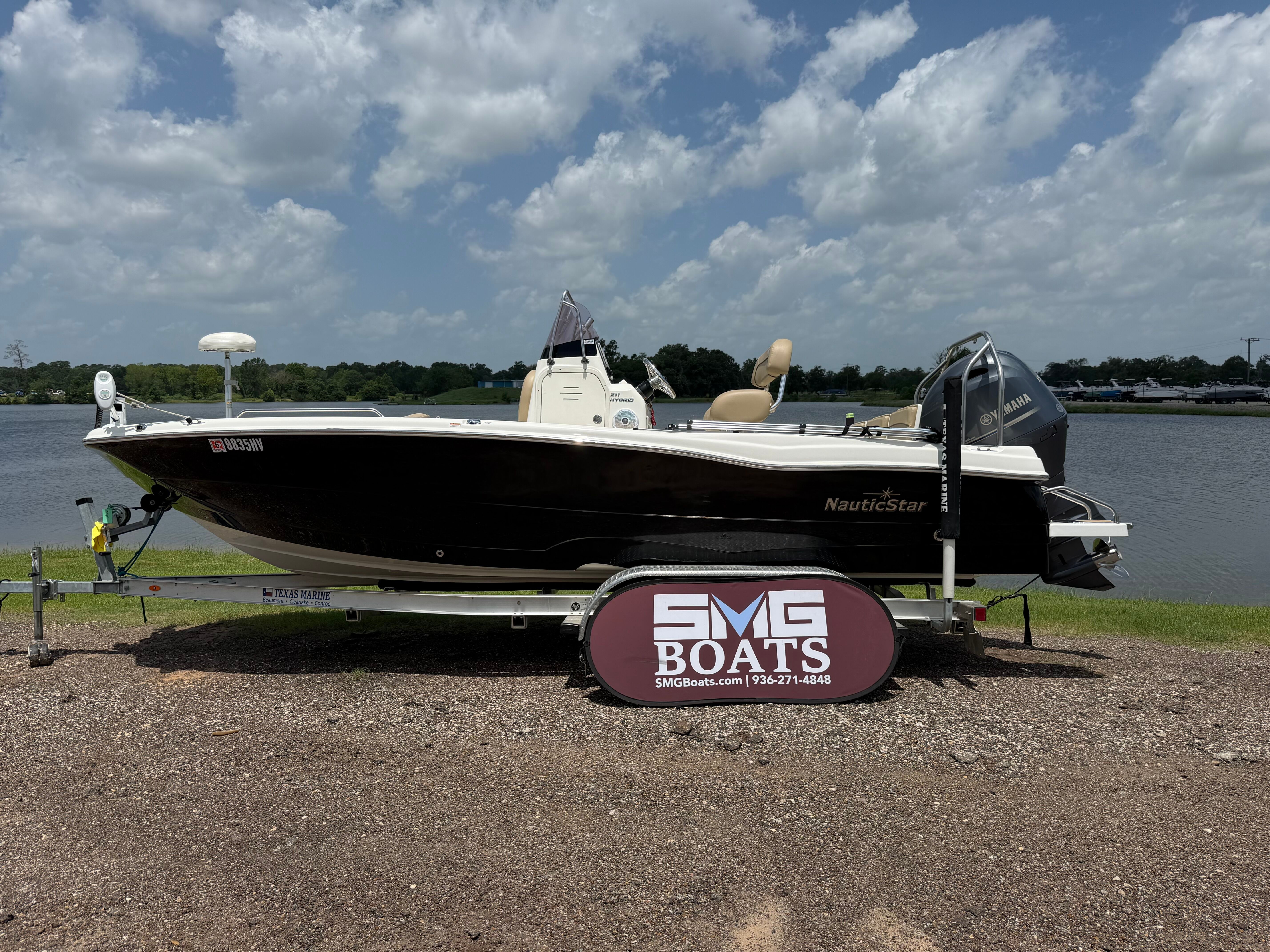 2020 NauticStar 211 Hybrid