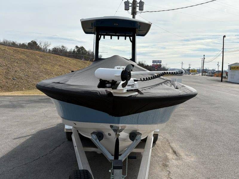 2026 Robalo 266 Cayman - 89