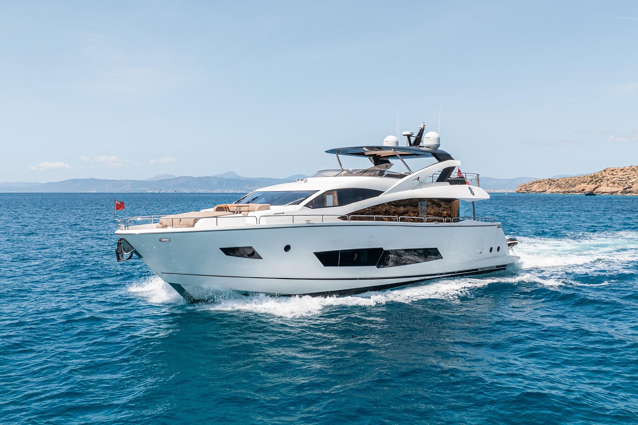 2015 Sunseeker 86 Yacht