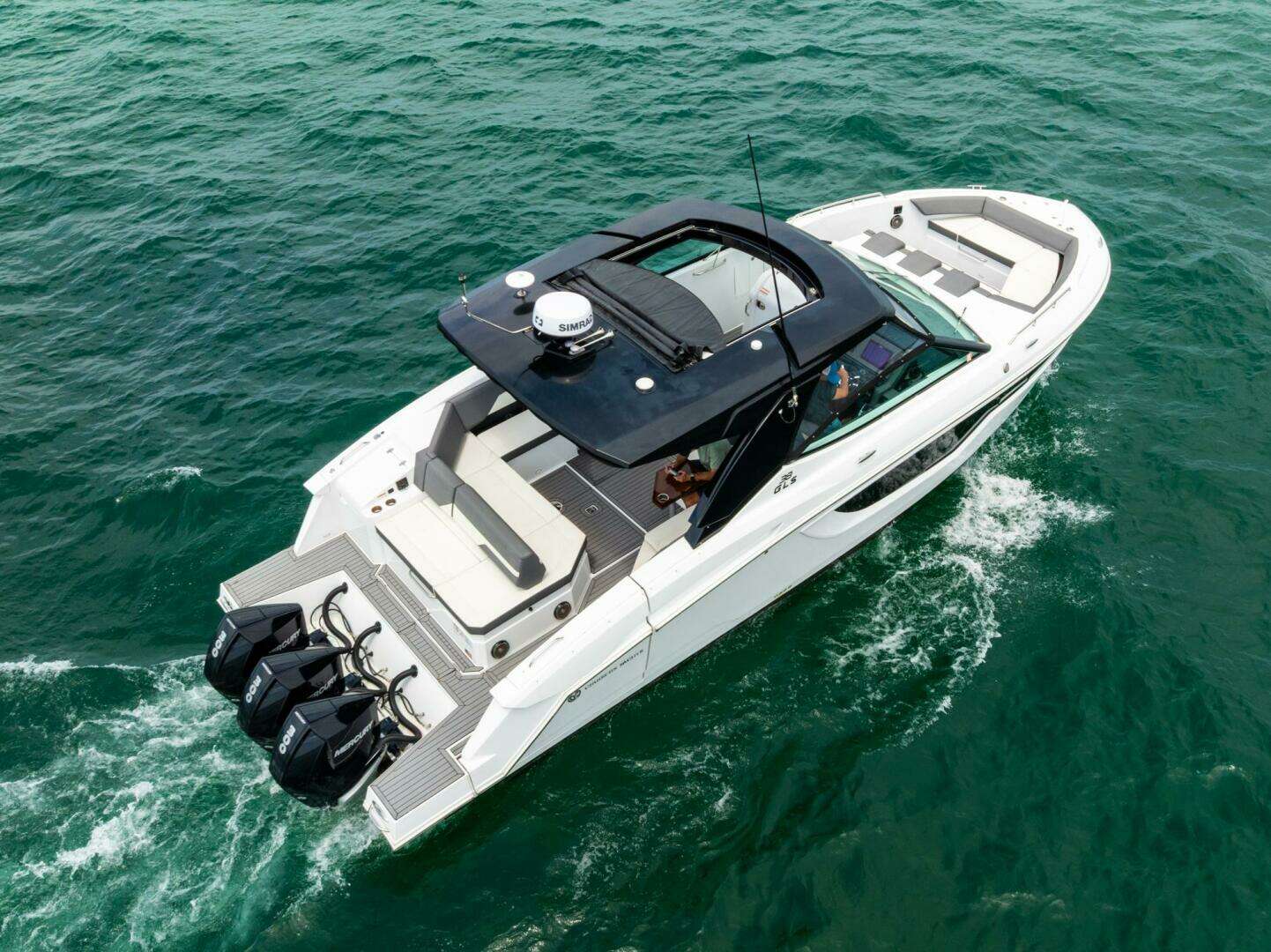 2021 Cruisers Yachts — - Image 15