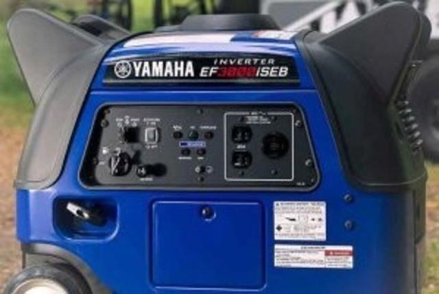 2025 Yamaha Boats Ef3000iseb 3000 Watt Generator " With BOOST"