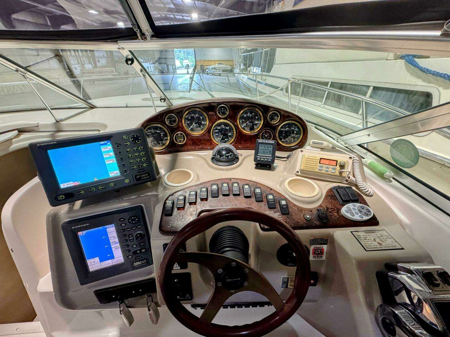 2002 Rinker 342 Fiesta Vee - Image 7