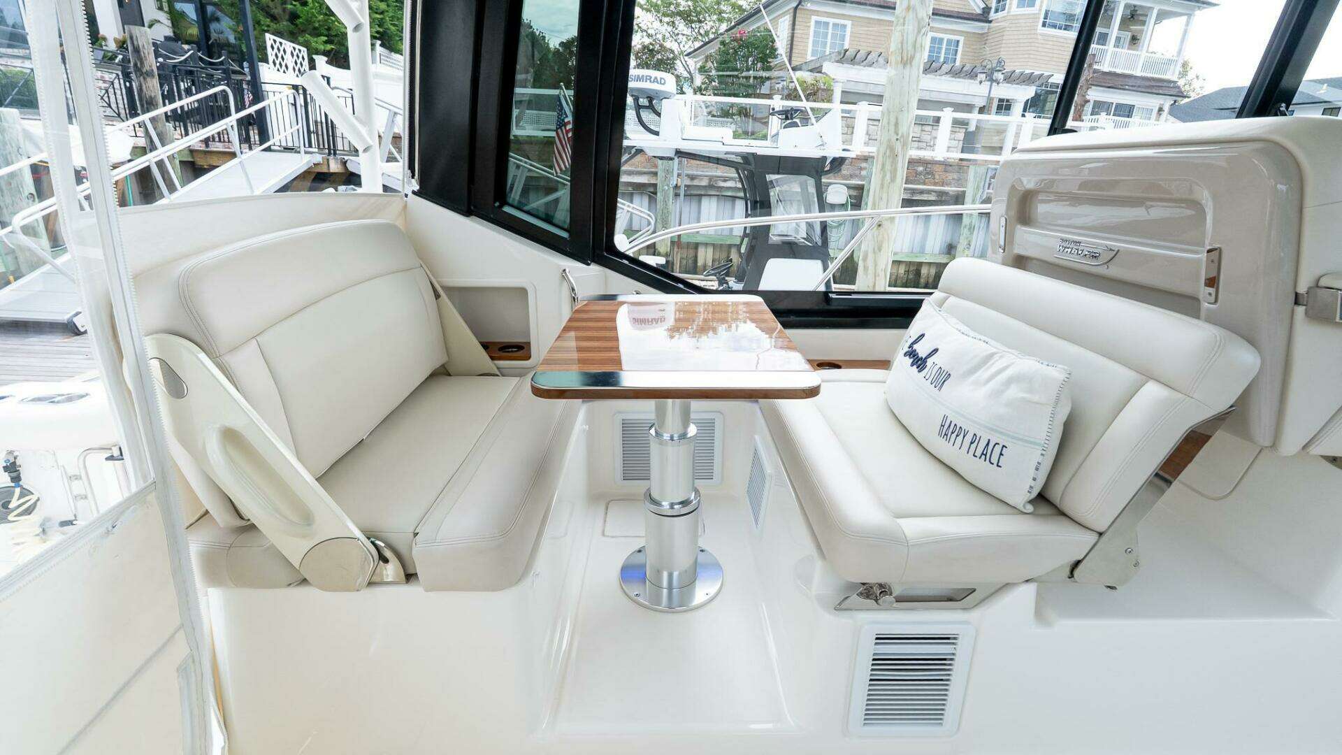 2024 Boston Whaler 405 Conquest - Image 35