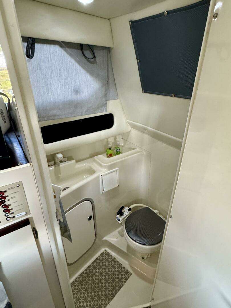 1997 Bayliner 2859 Ciera Express - Image 58