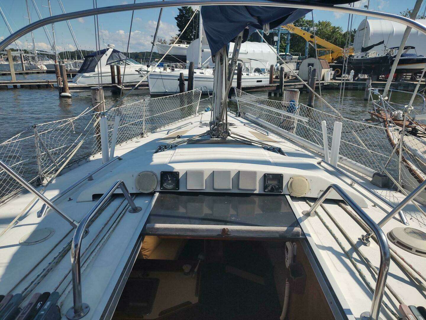 1987 Hunter 37 Legend - Image 17