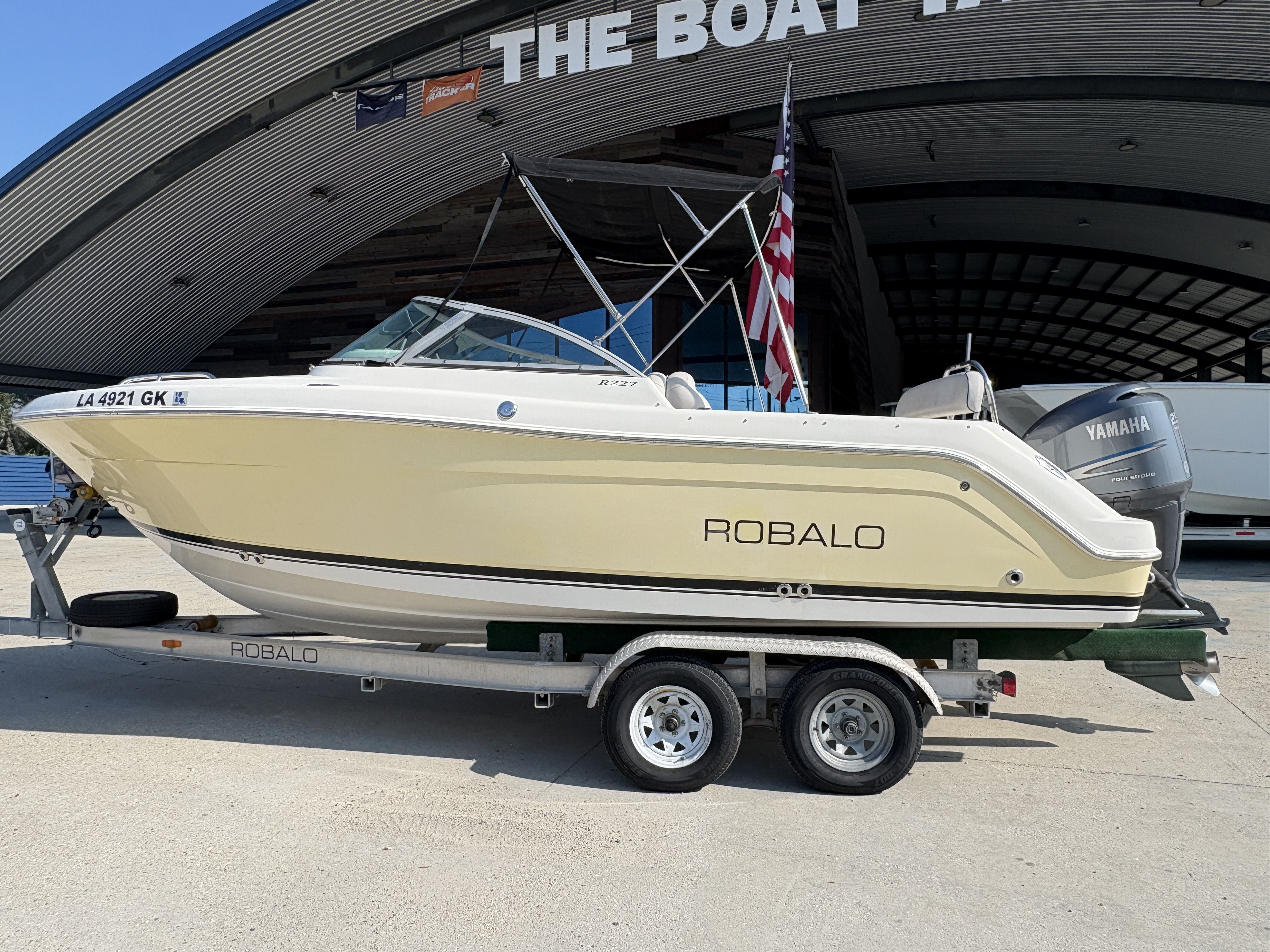 2006 Robalo R227 Dual Console - 9