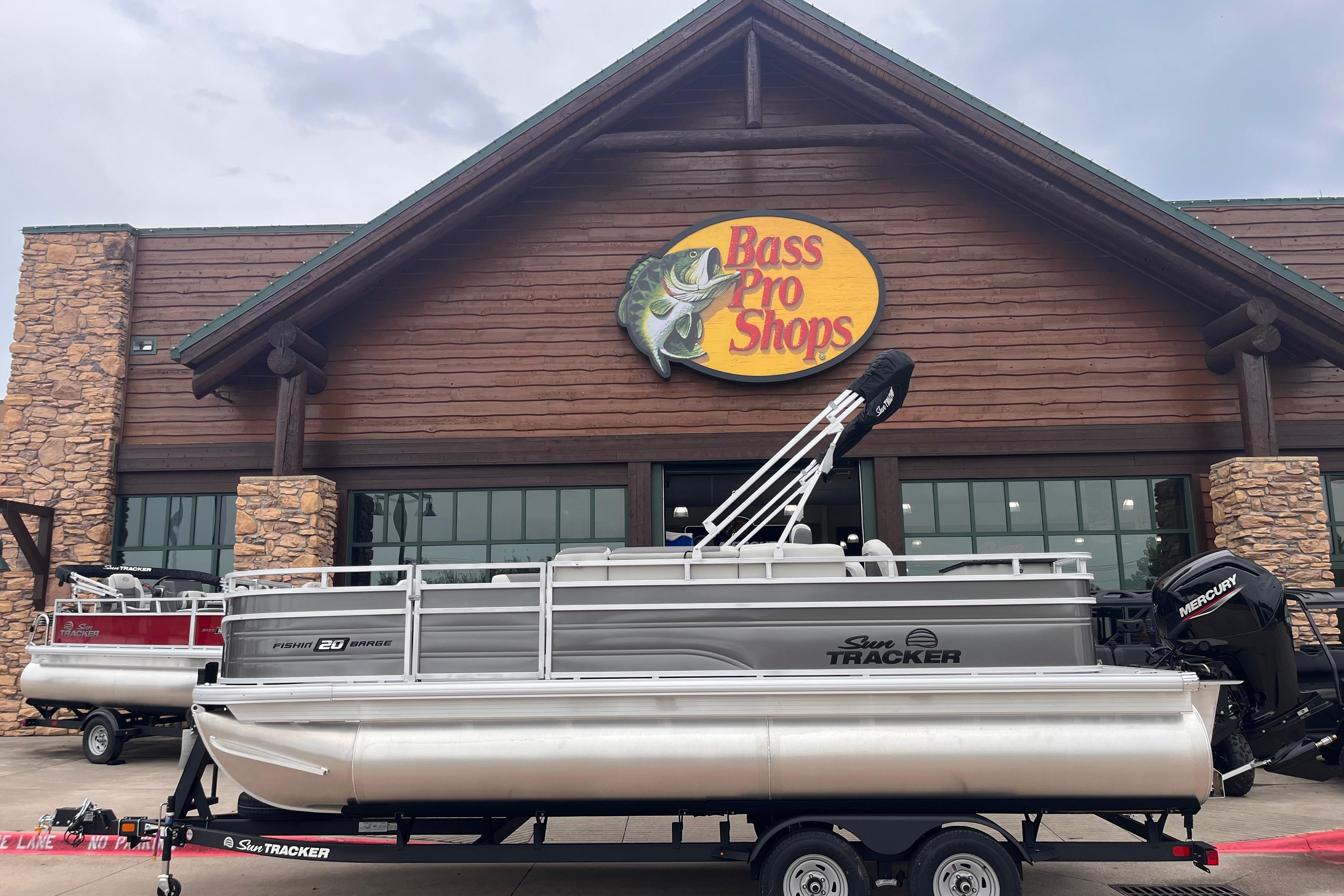 2026 Sun Tracker Fishin' Barge 20 DLX