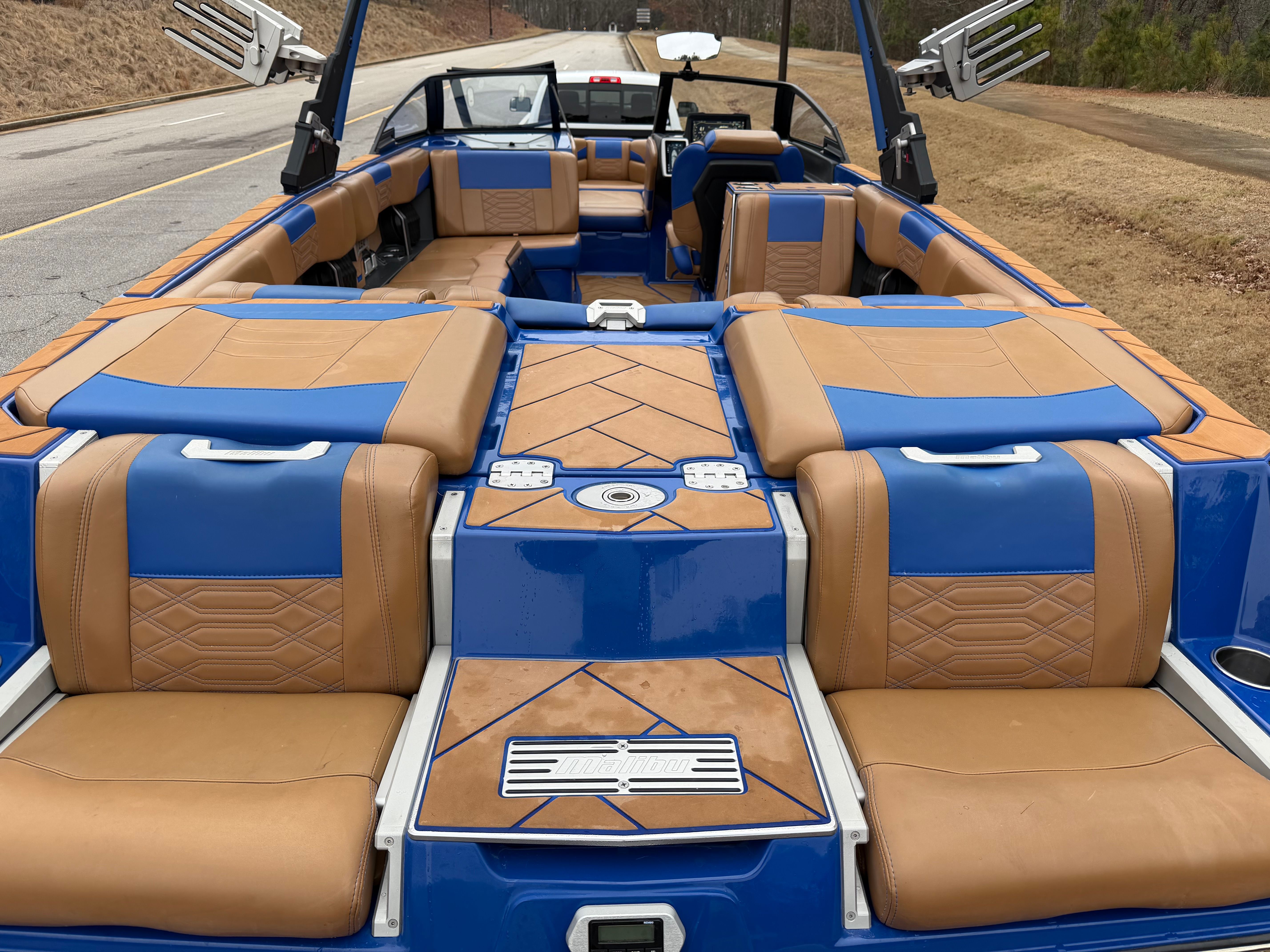 2022 MALIBU 25 LSV - Image 5