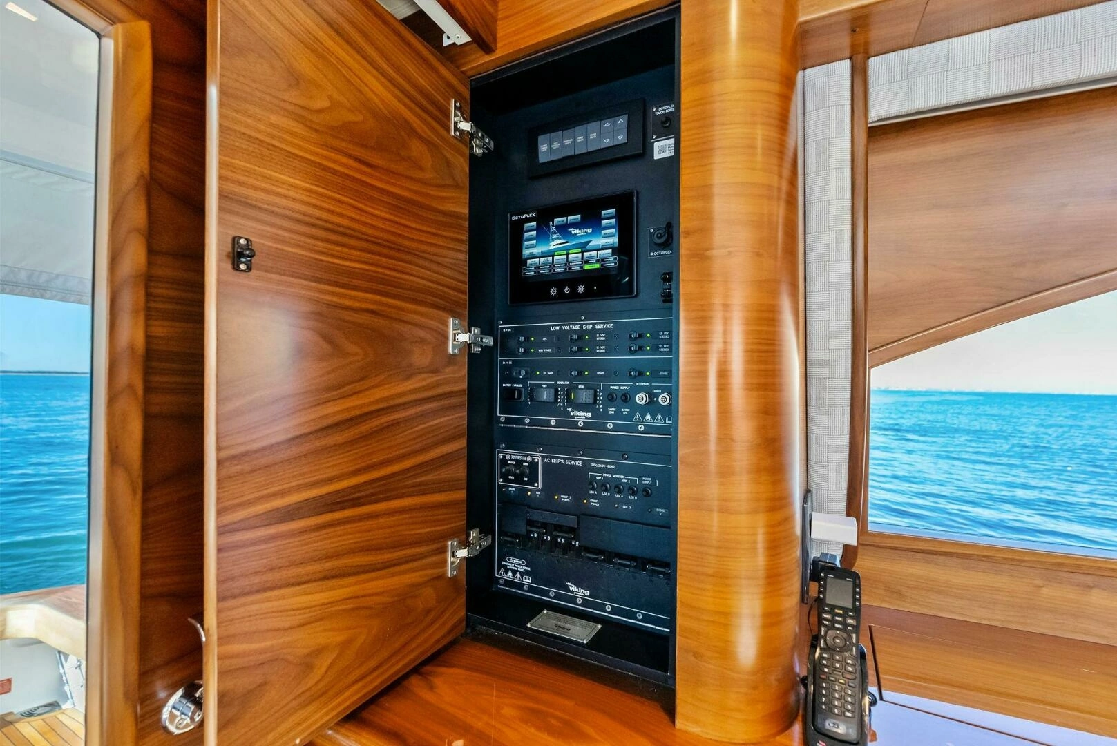 2023 Viking 64 Convertible - Image 19