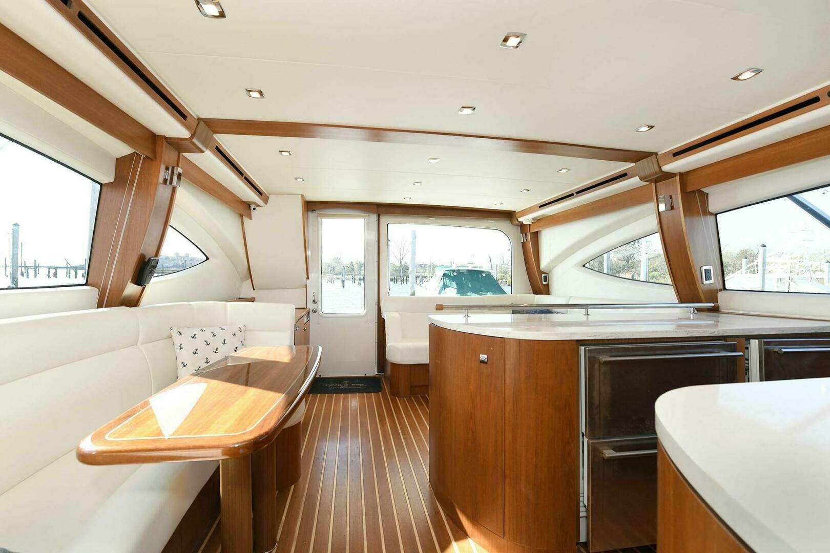 2015 Tiara Yachts 48 Convertible - Image 31