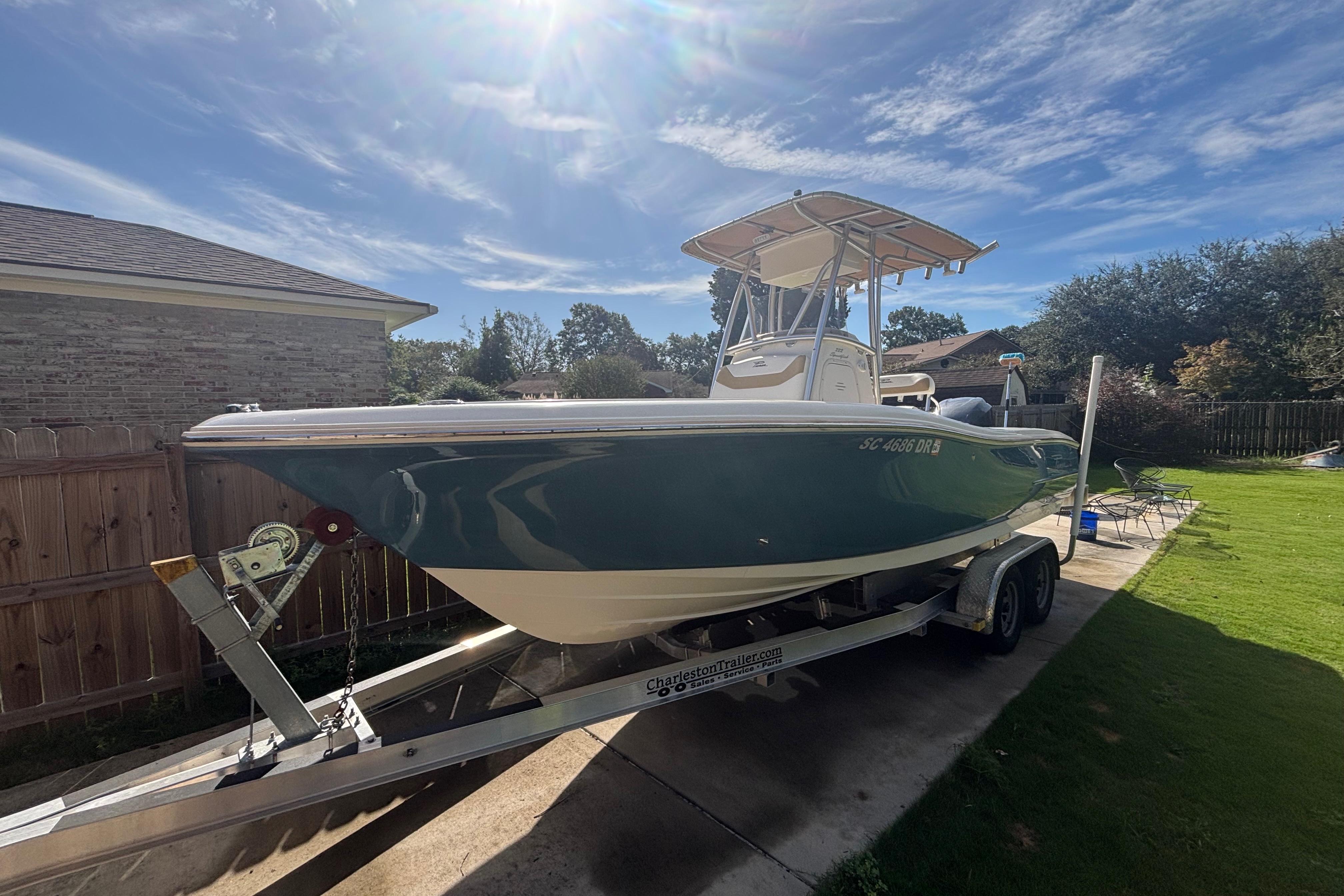 2015 Pioneer 222 Sportfish