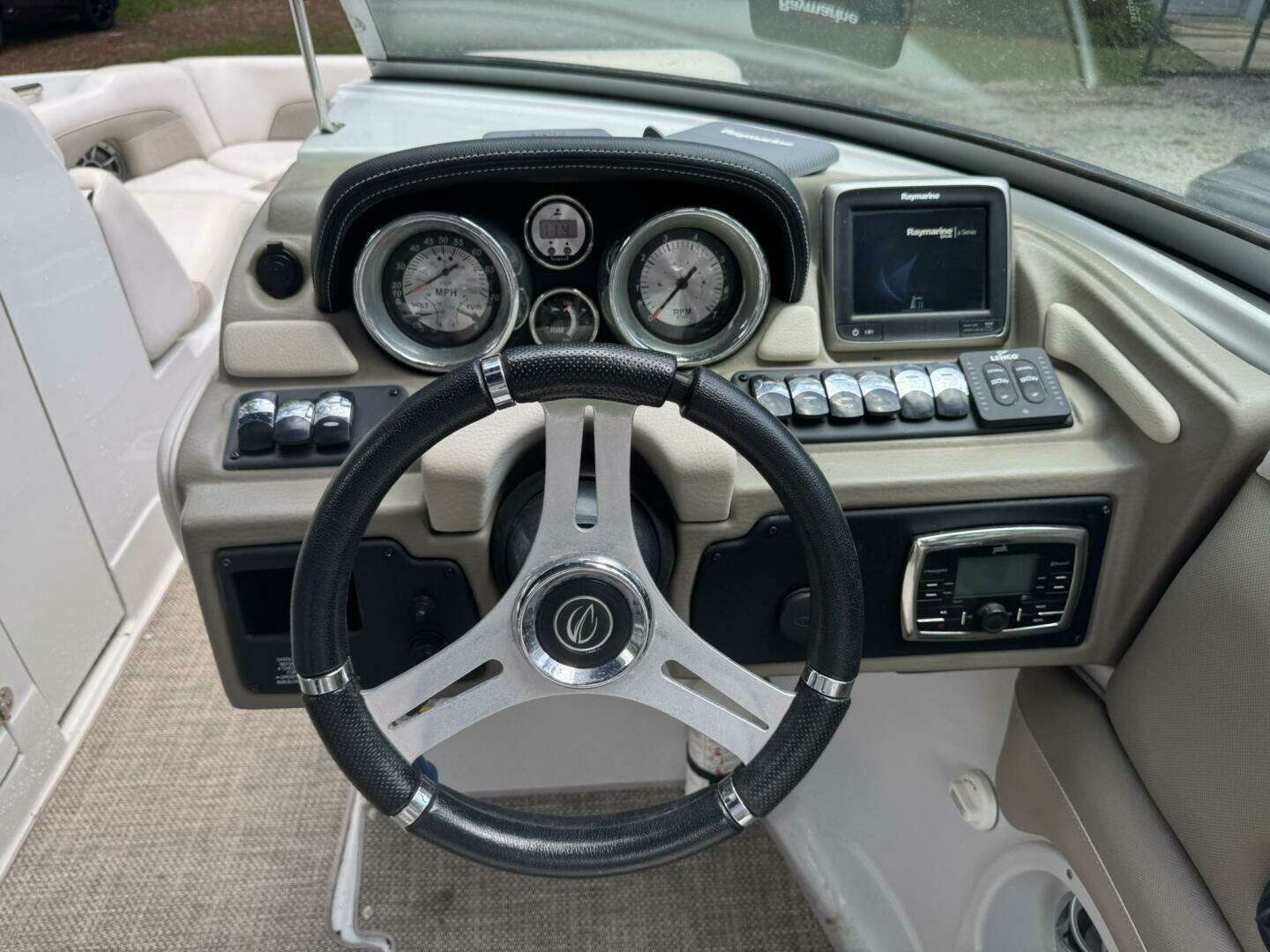 2017 Crownline E 6XS - Image 22