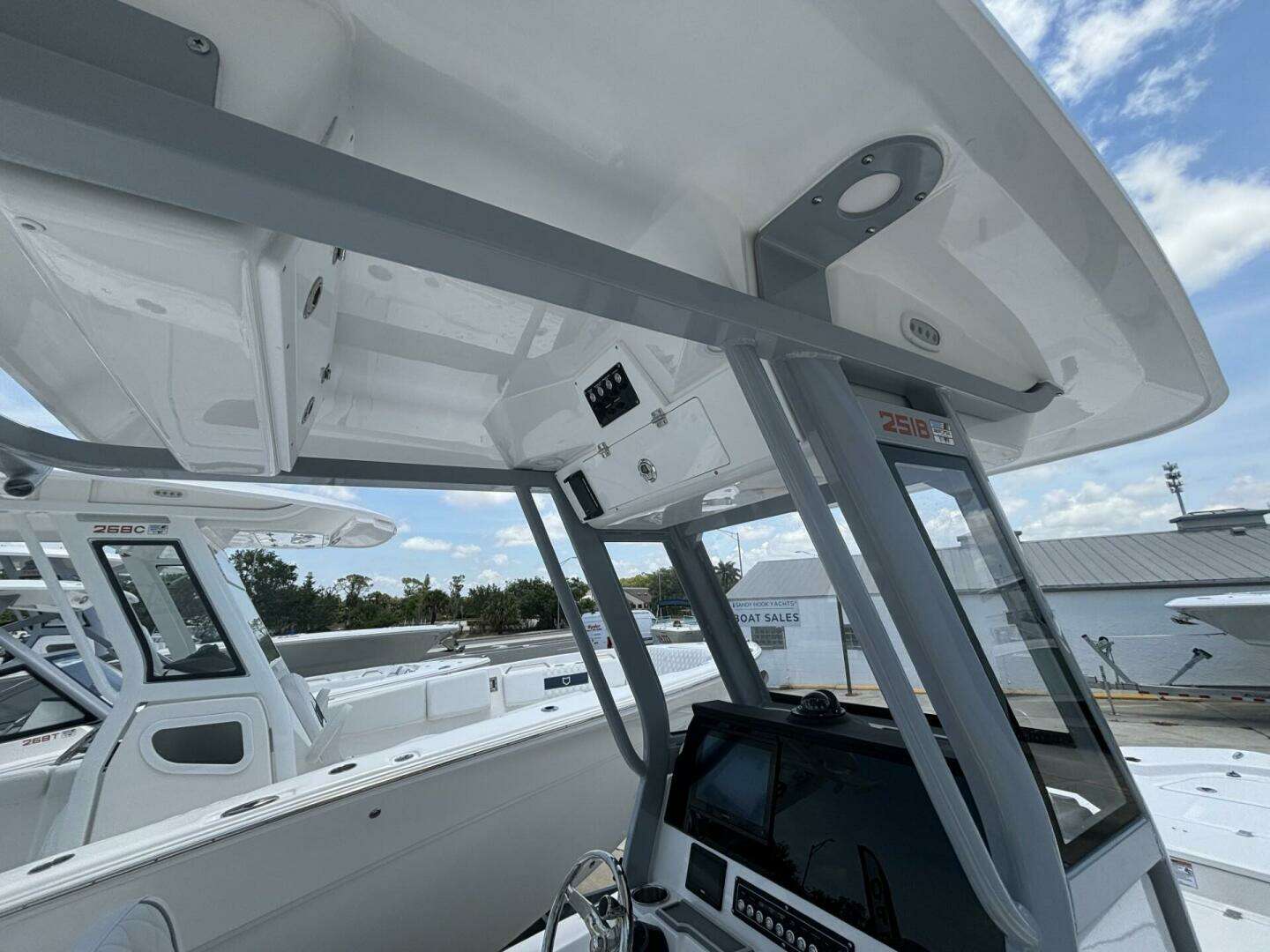 2025 Sea Fox 251 Bay Fox - Image 8