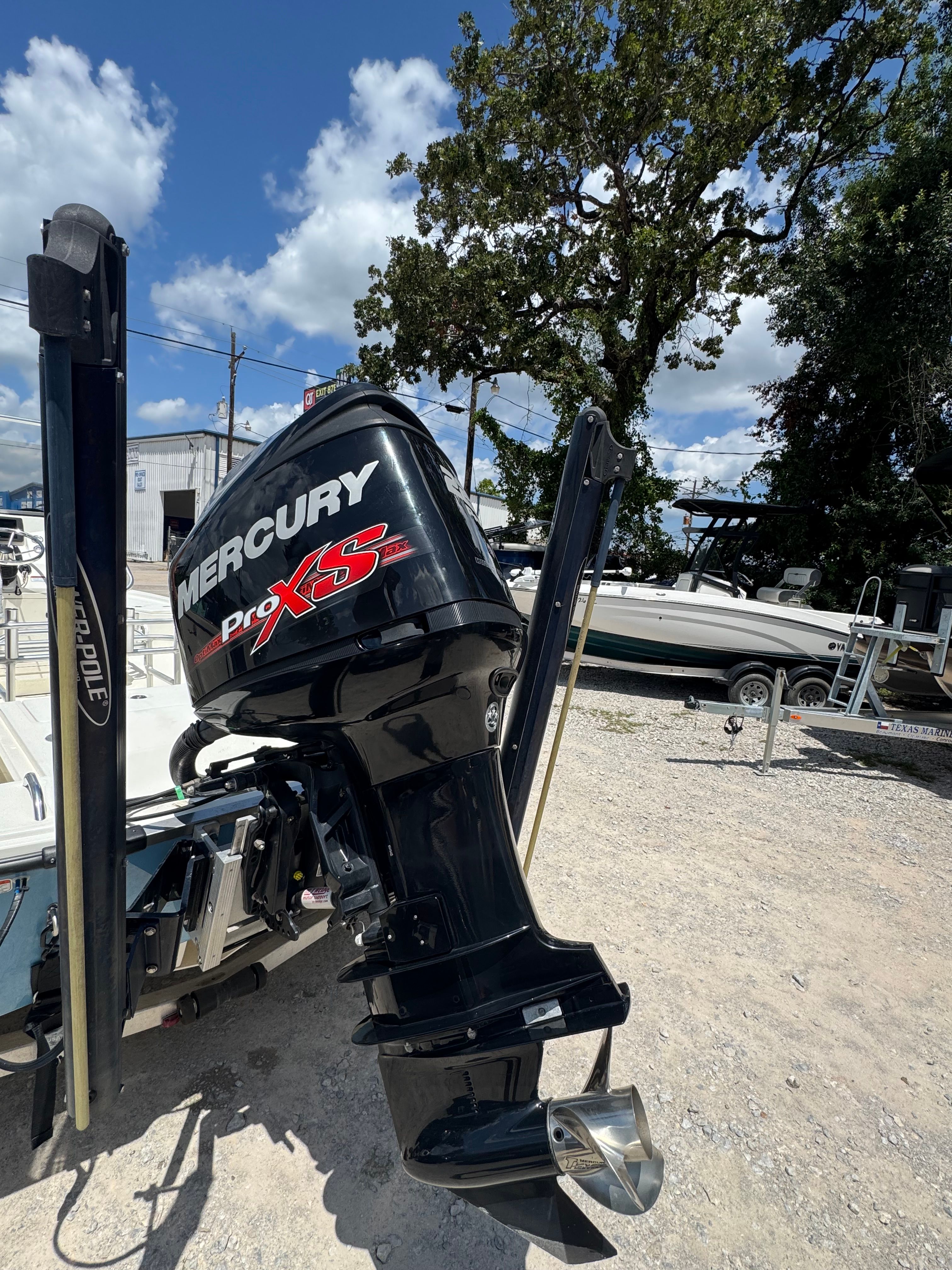 2014 Mako 21 LTS with Mercury Pro XS outboard motor.