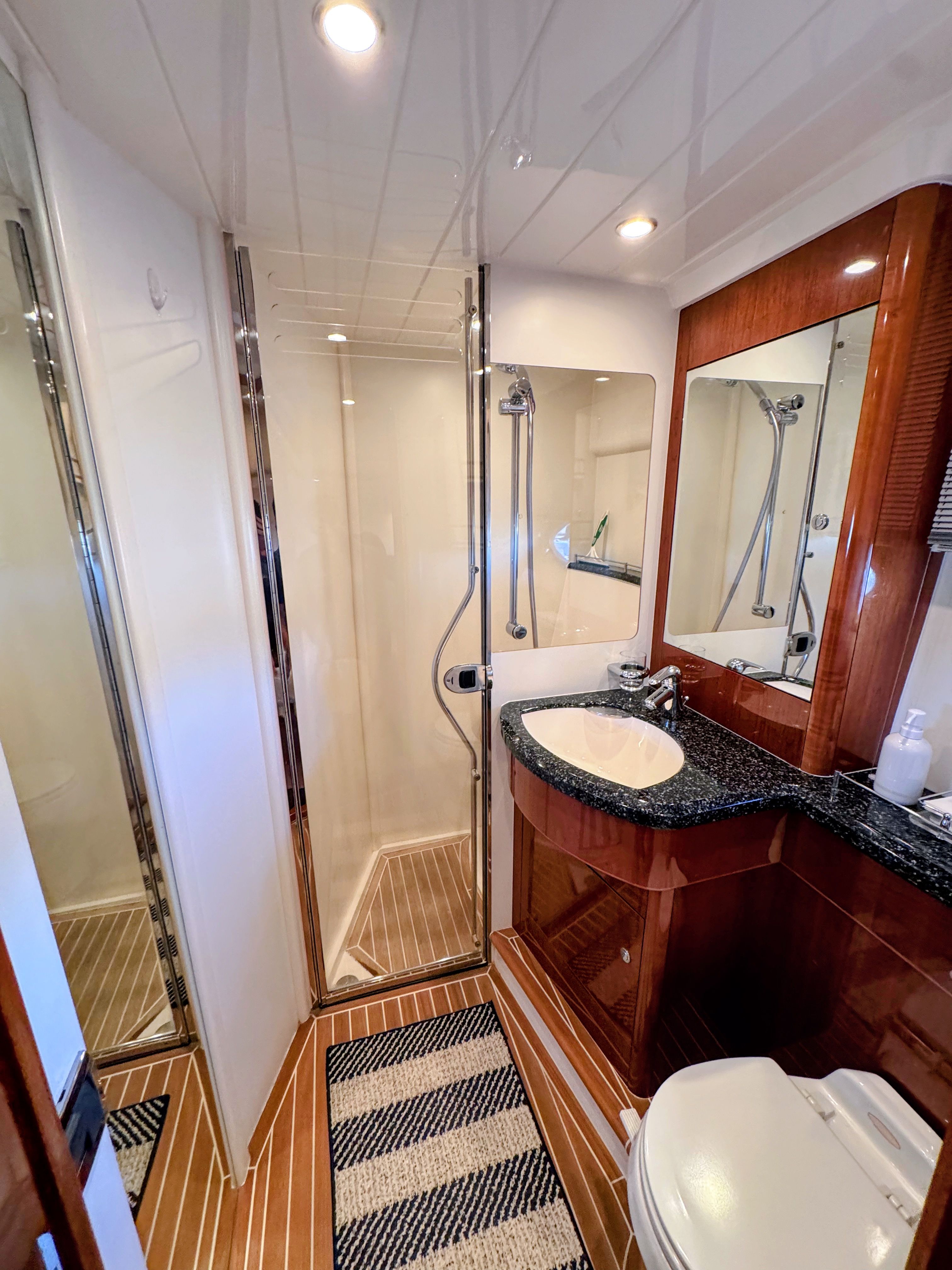 2004 Viking Princess V58 - 50