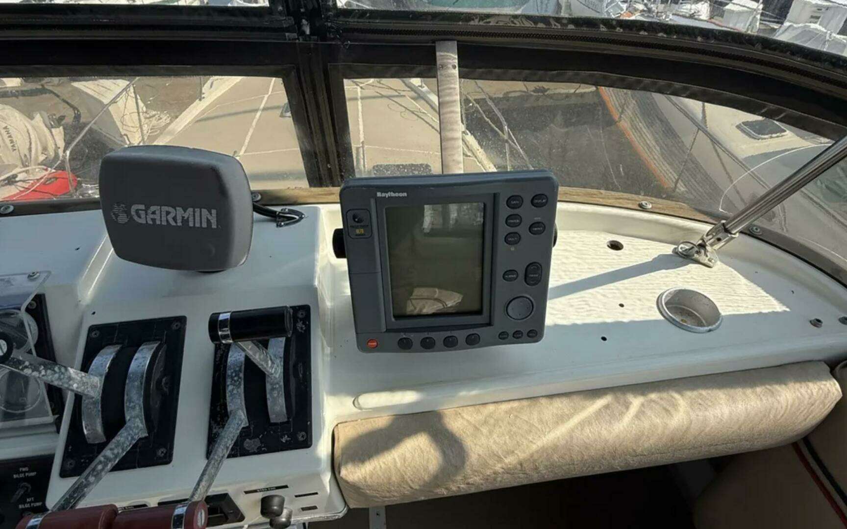 1984 Bayliner 3870 Motoryacht - Image 14