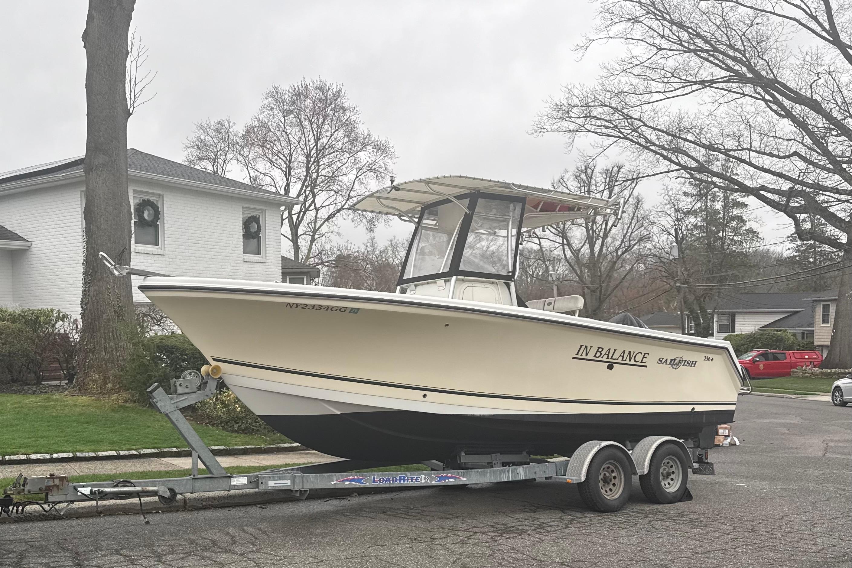 2005 Sailfish 236 CC
