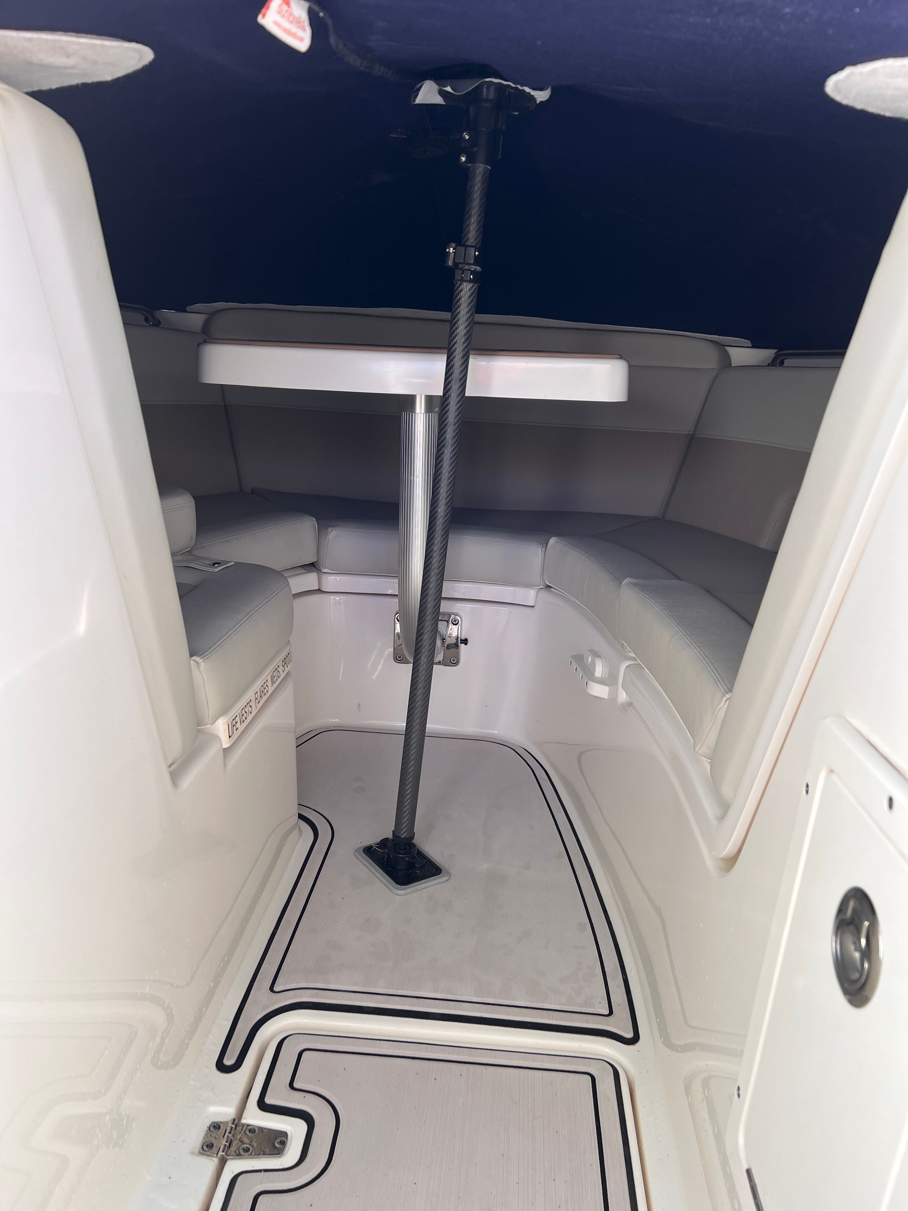 2022 Boston Whaler 240 Vantage - 15